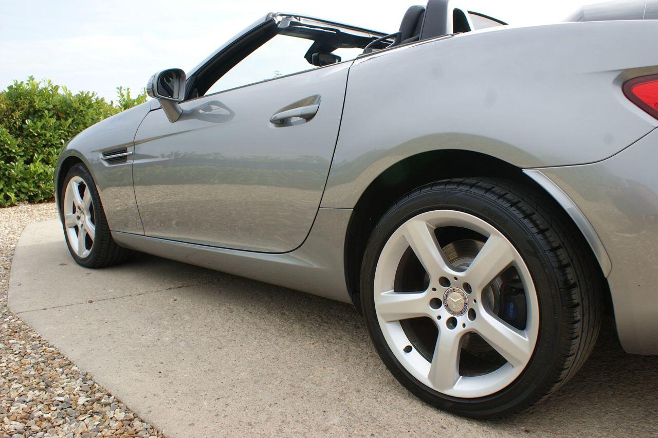 Mercedes-Benz SLK view 18