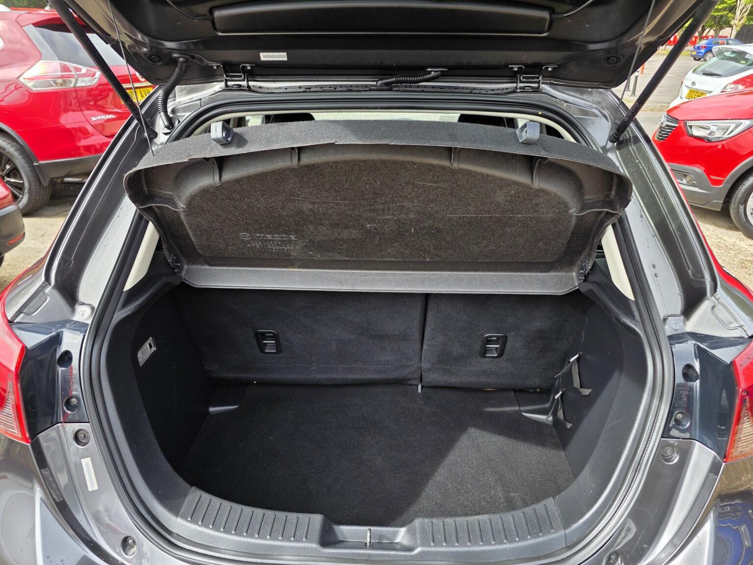 Mazda Mazda2 view 34