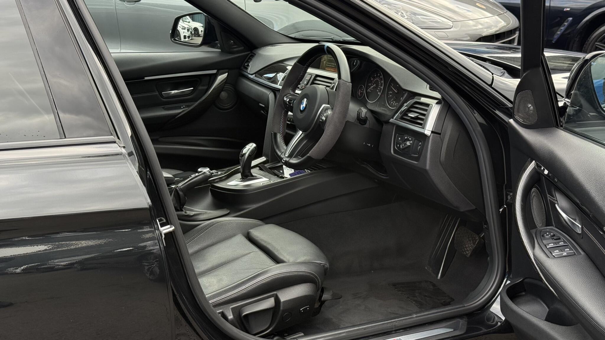 BMW 3 Series view 20