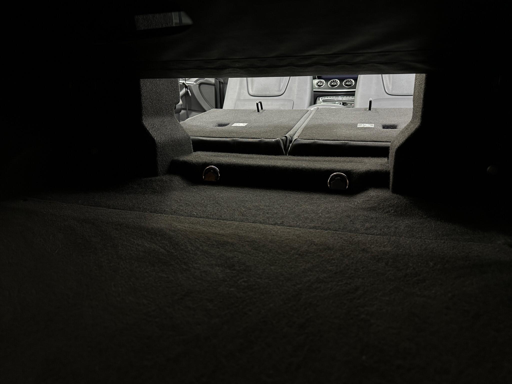 Mercedes-Benz E-Class view 42