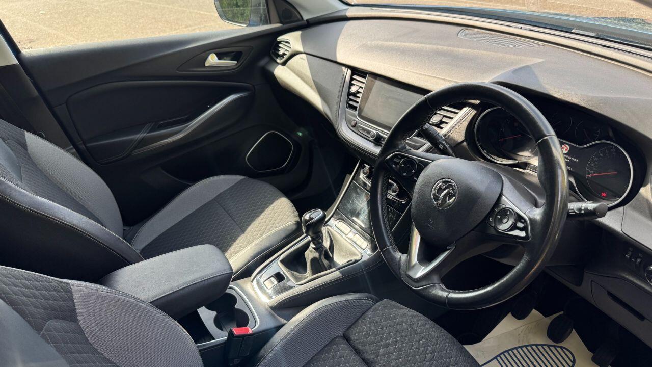 Vauxhall Grandland X view 10