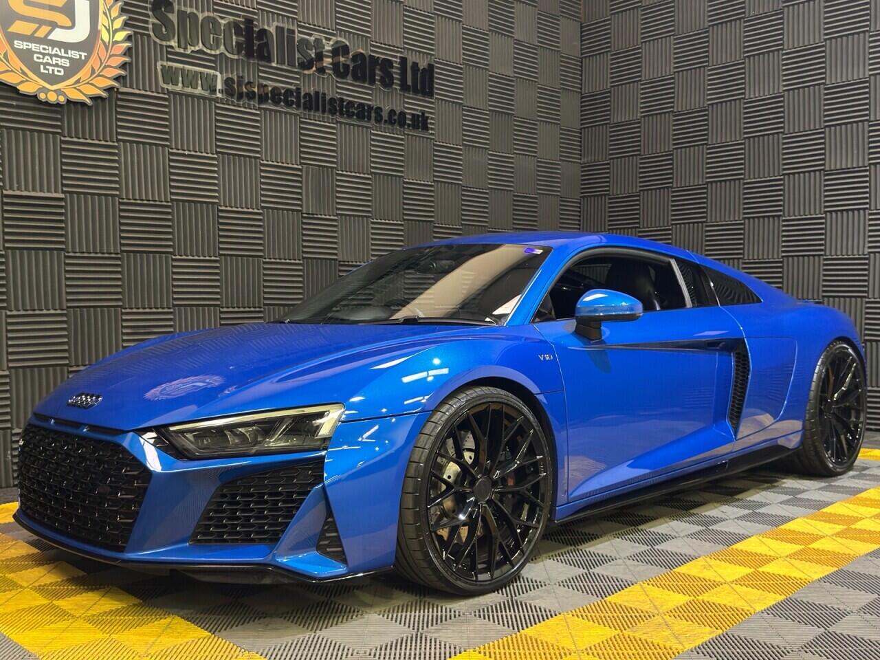 Audi R8 view 21