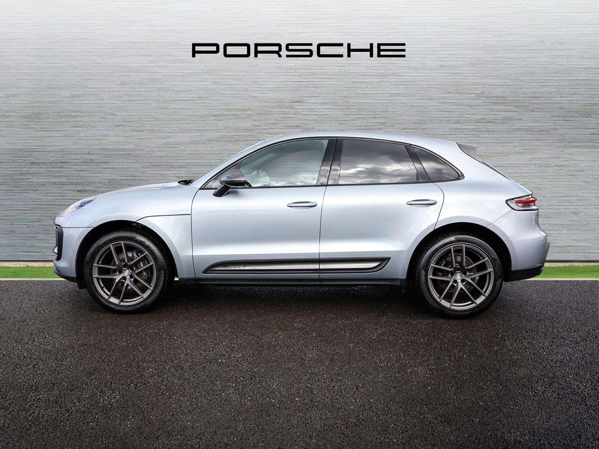 Porsche Macan view 8