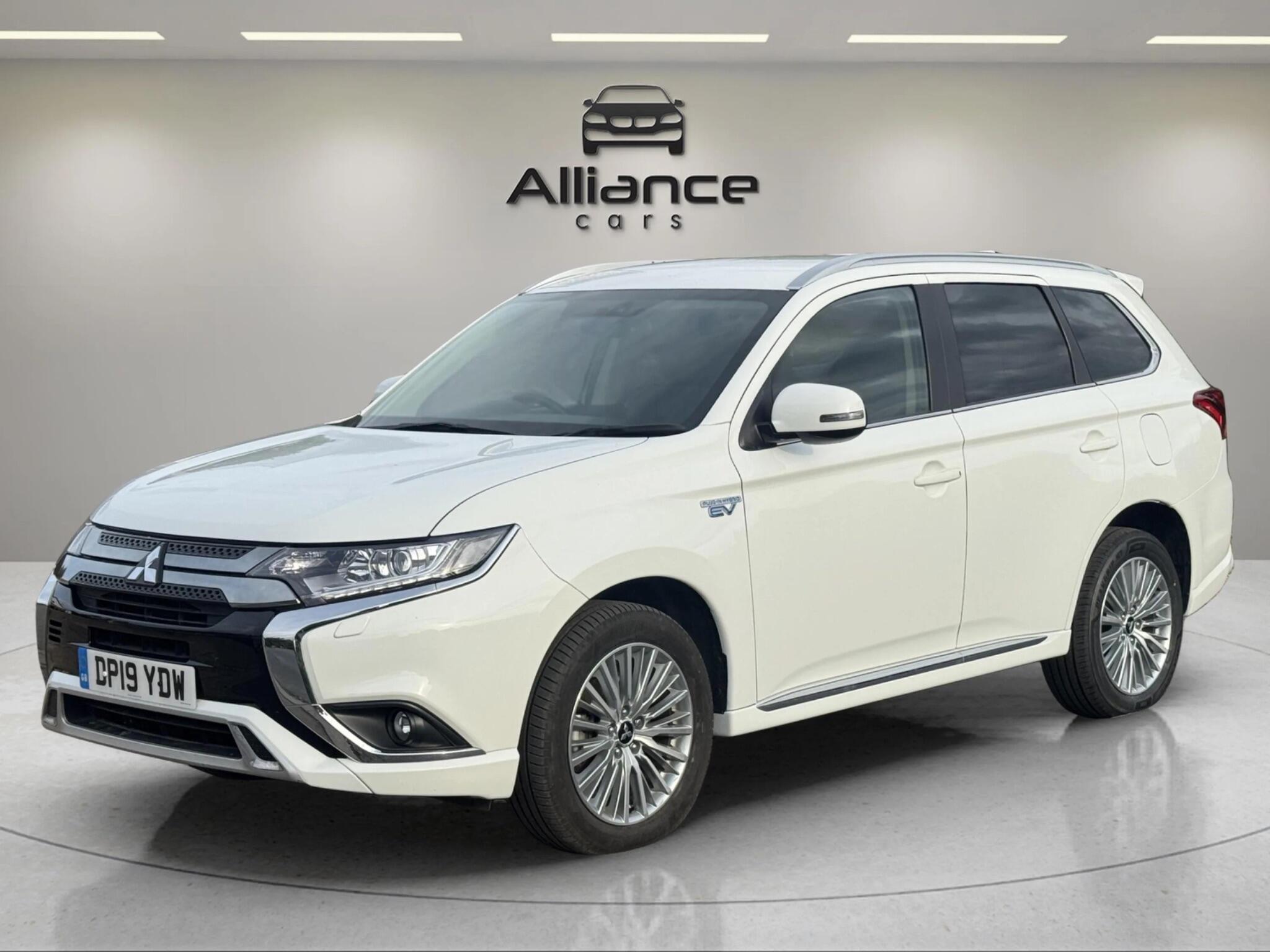 Mitsubishi Outlander view 18