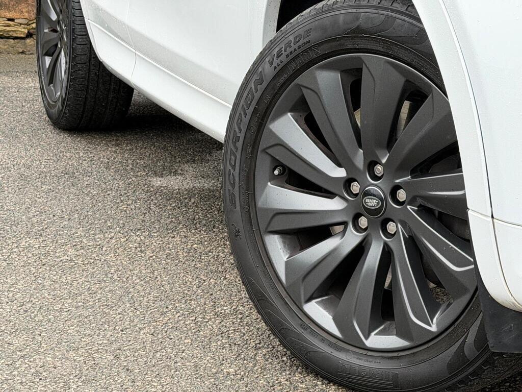 Land Rover Discovery Sport view 53