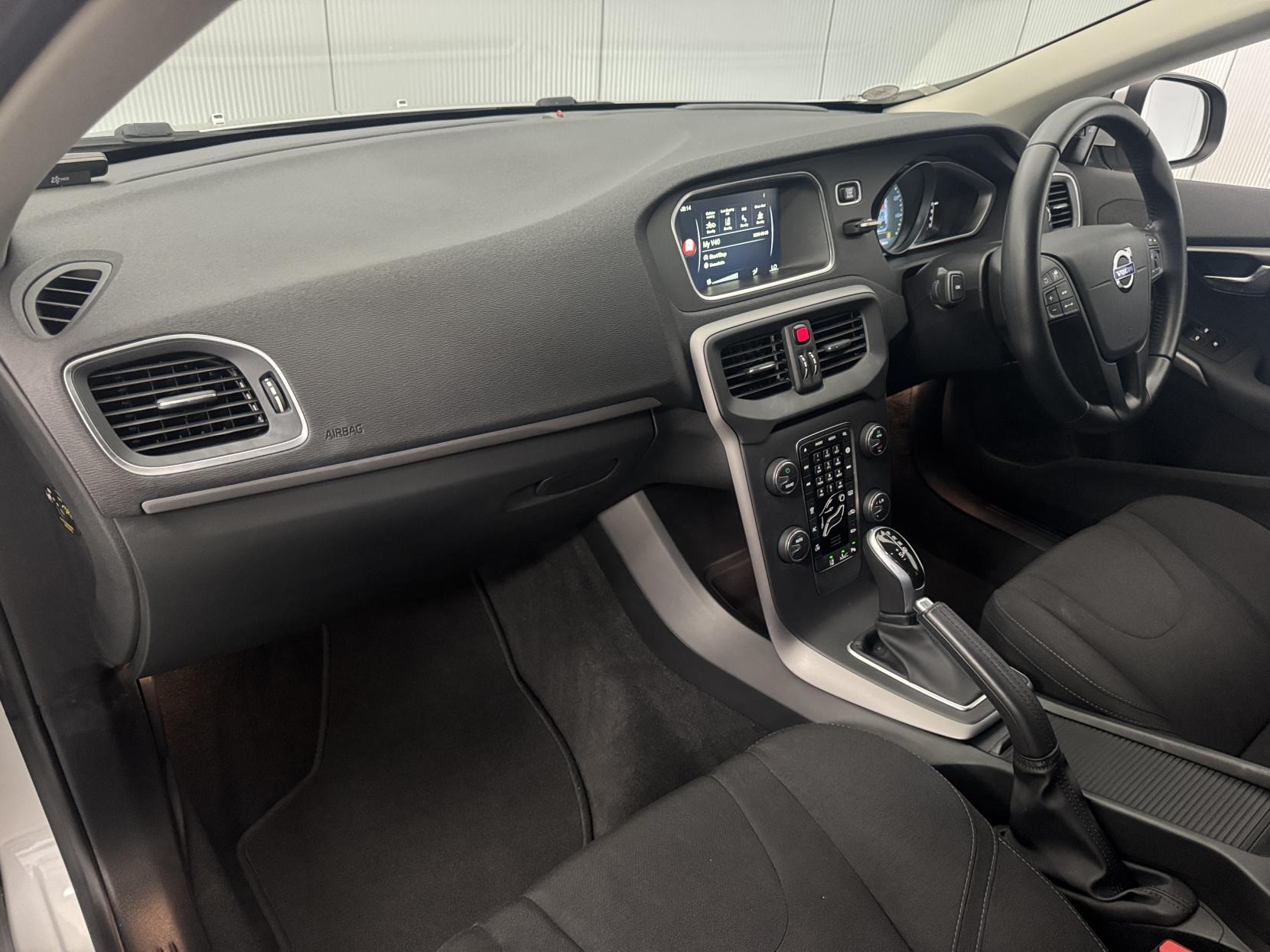 Volvo V40 view 60
