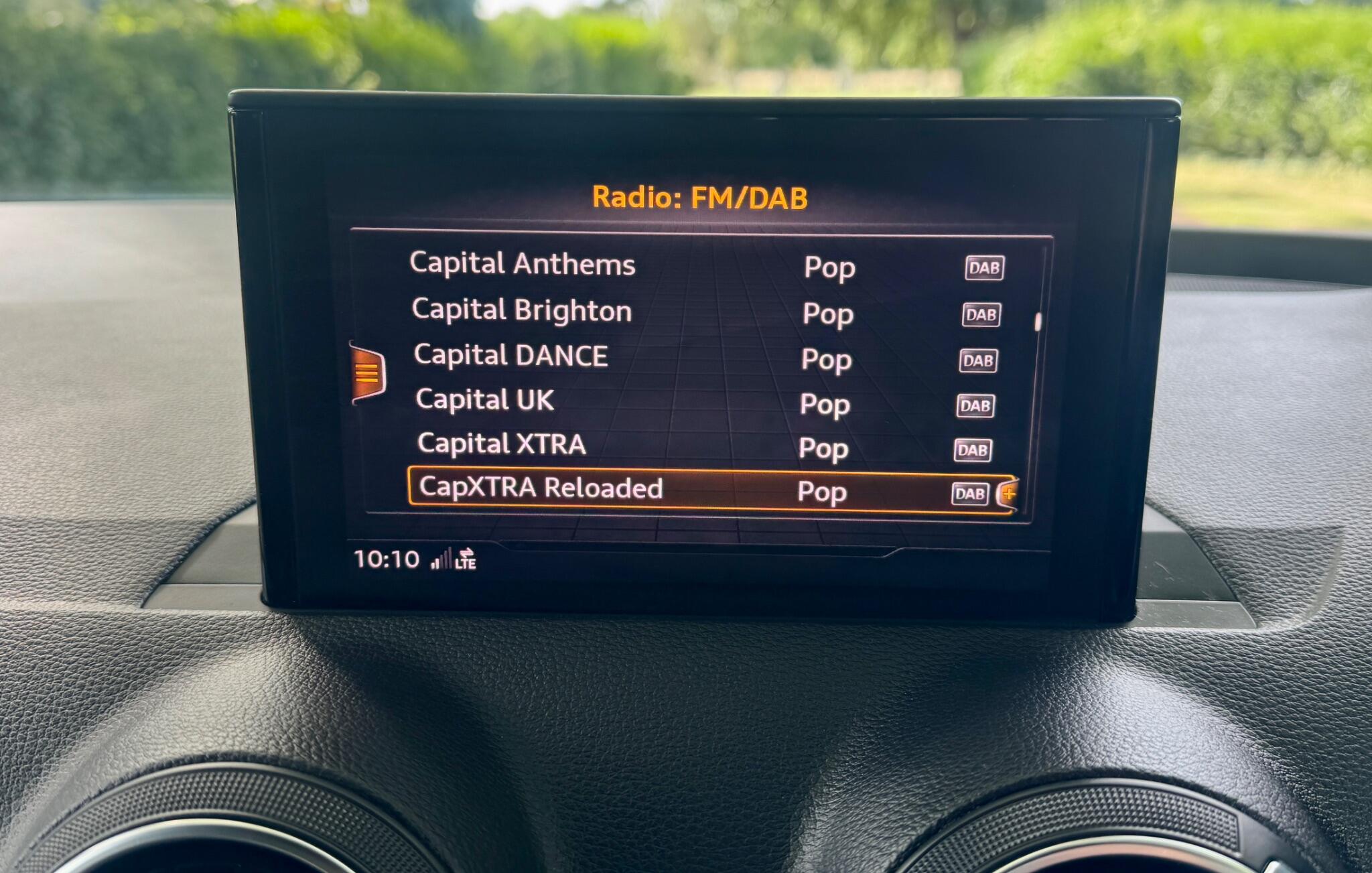 Audi Q2 view 65