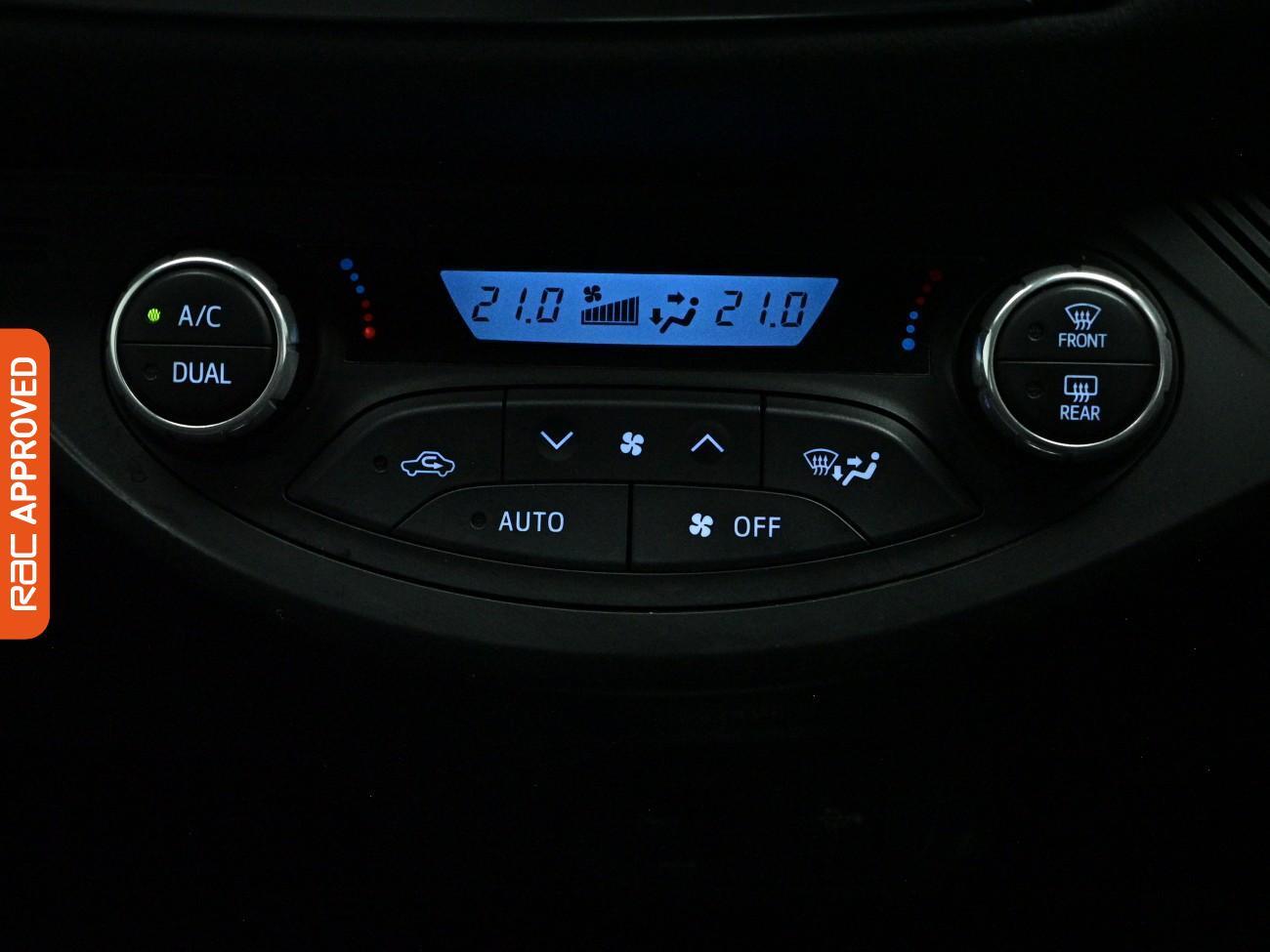 Toyota Yaris view 16
