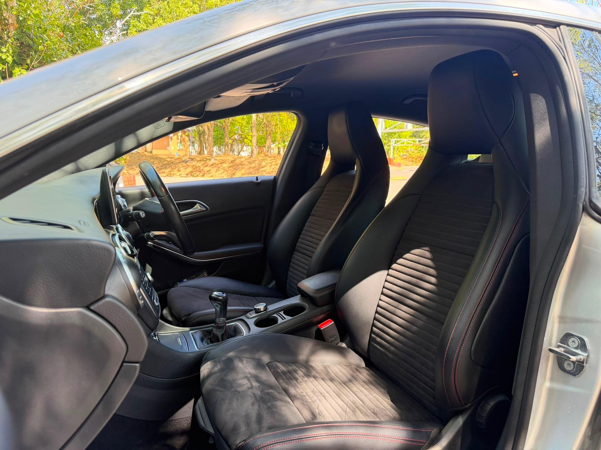 Mercedes-Benz Cla view 16