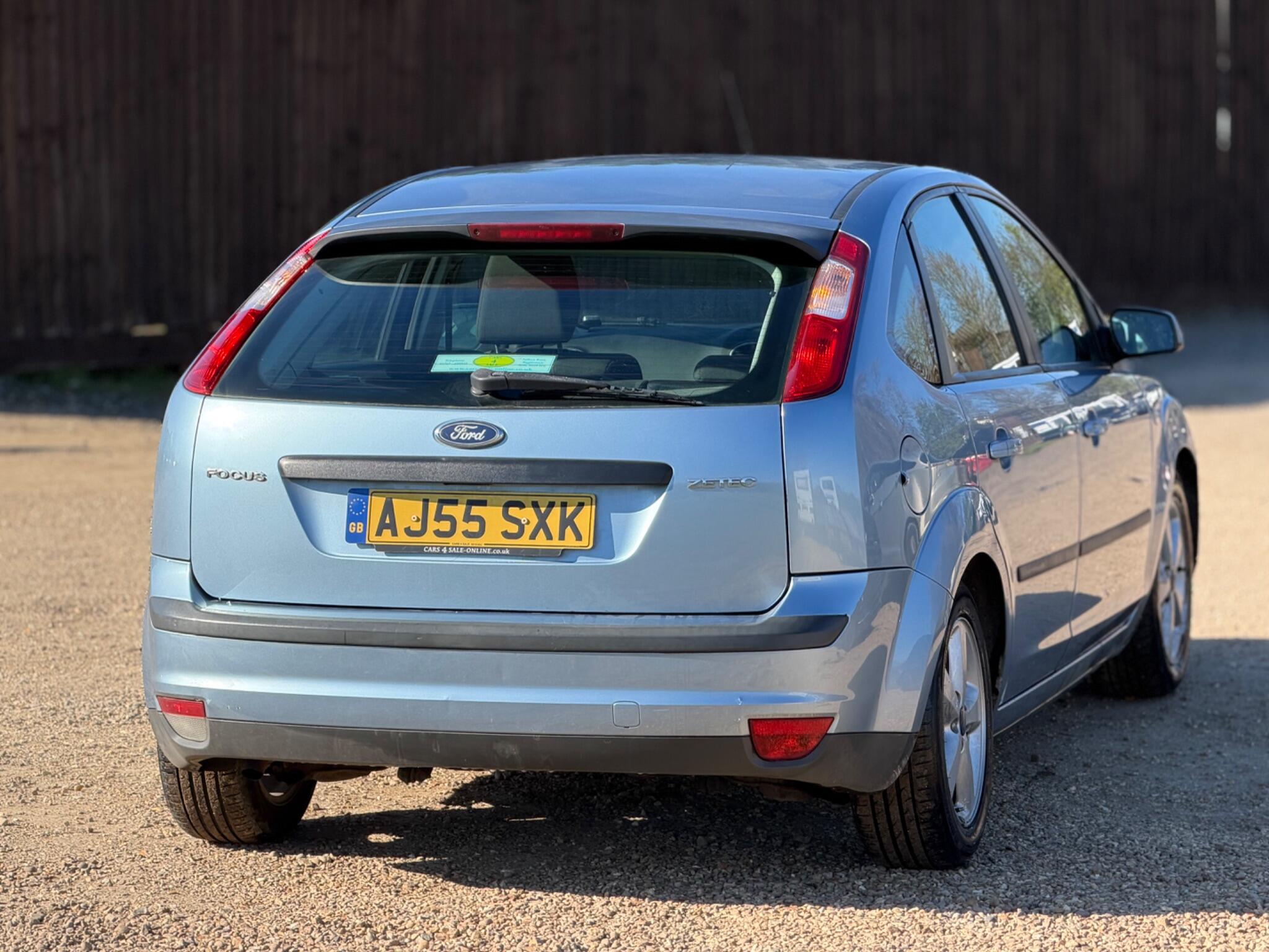 2006 Ford Focus 1.6 Zetec Climate 5dr image 13