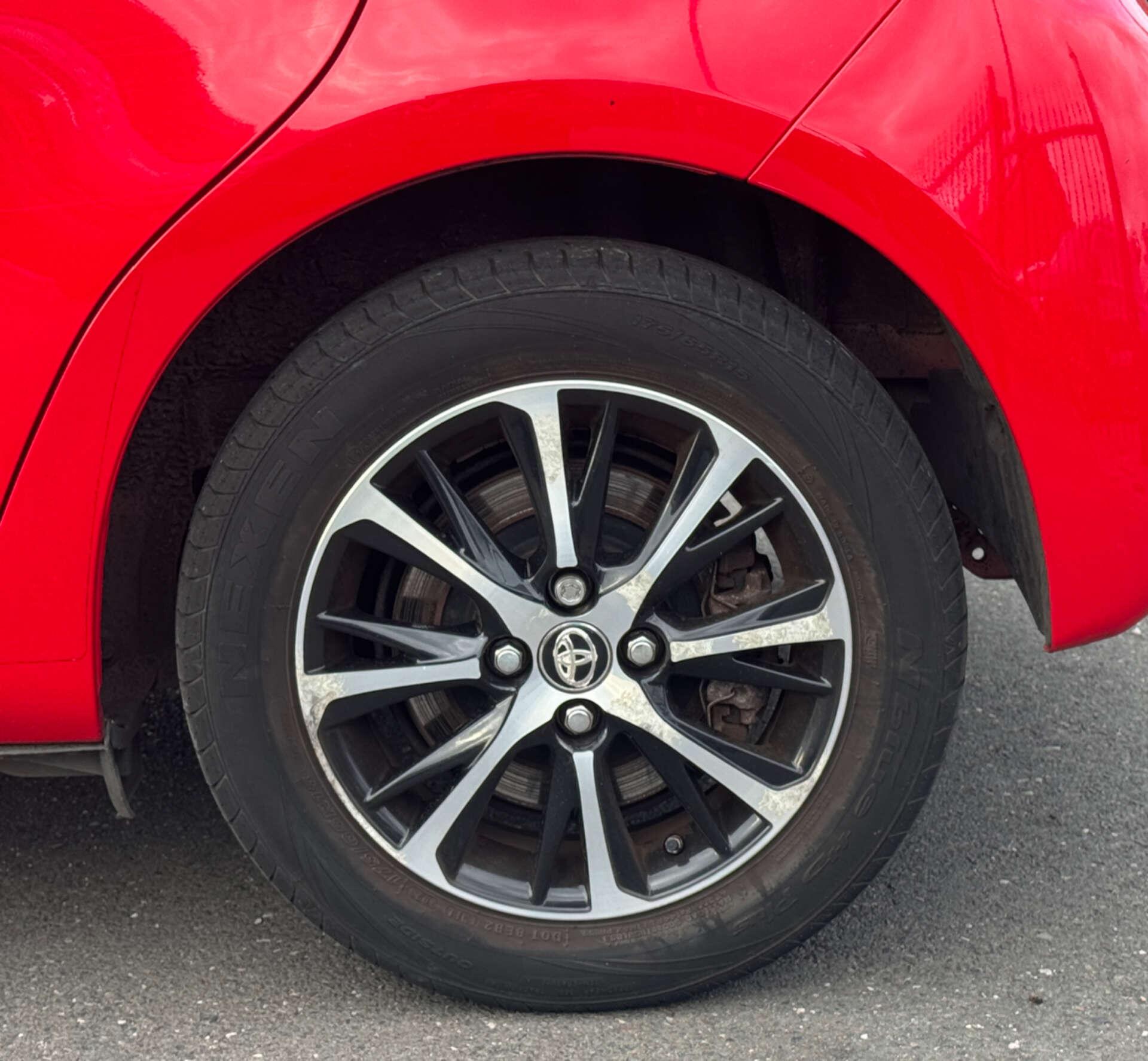 Toyota Yaris view 12