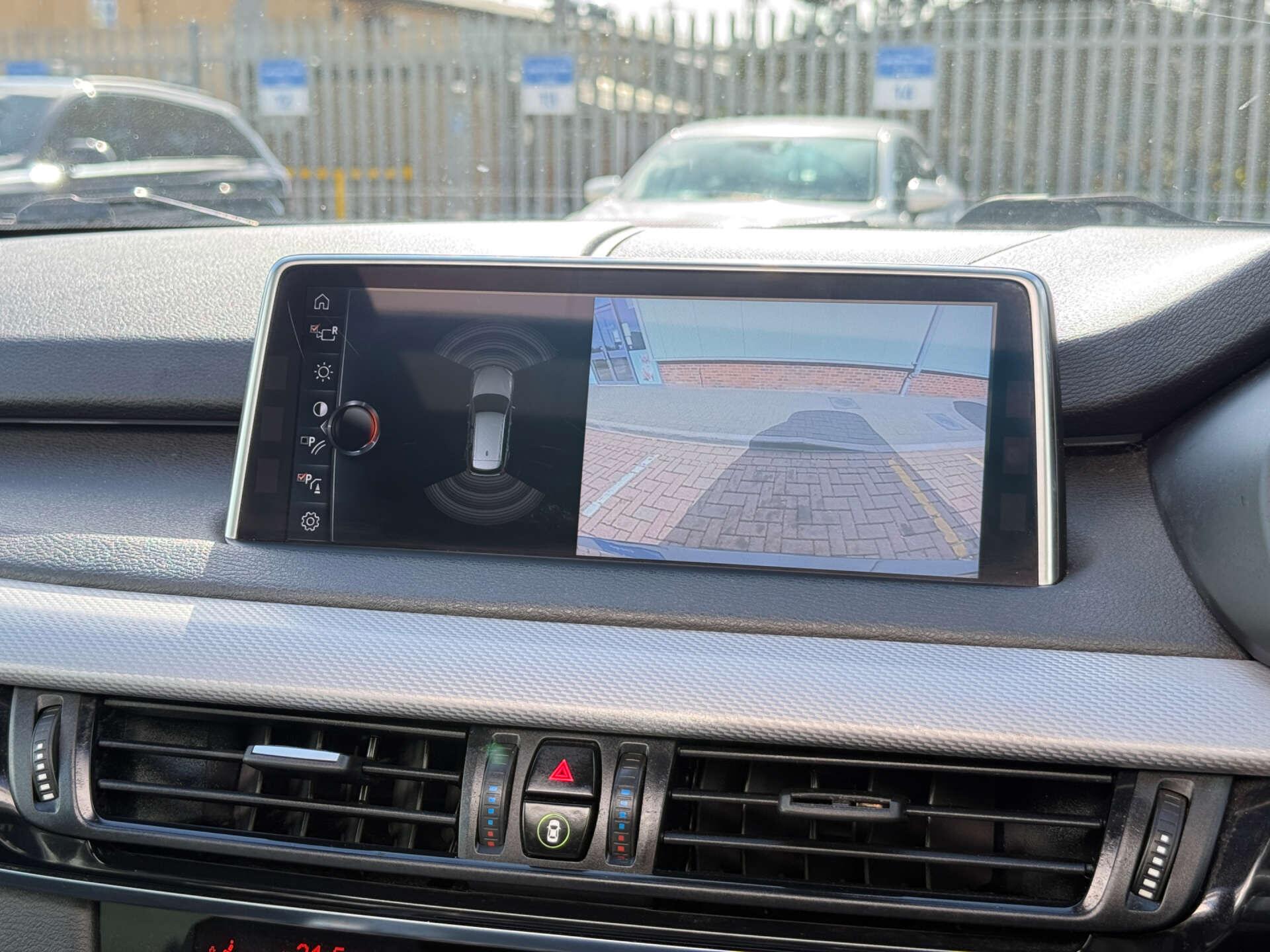 BMW X5 view 13