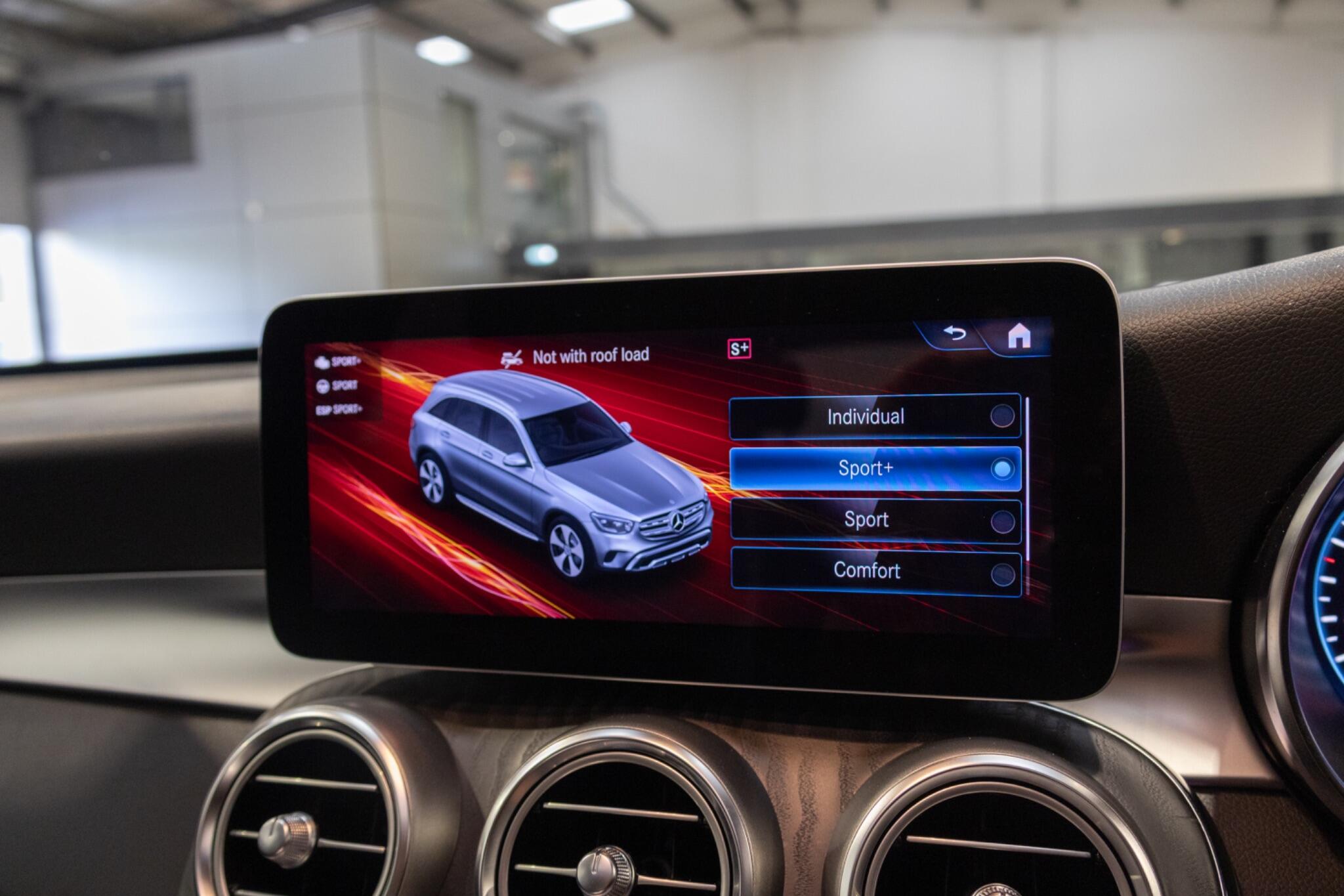 Mercedes-Benz GLC view 29