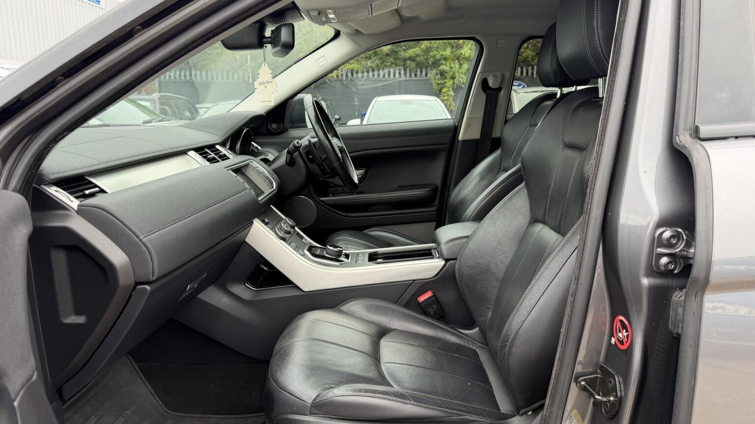 Land Rover Range Rover Evoque view 16