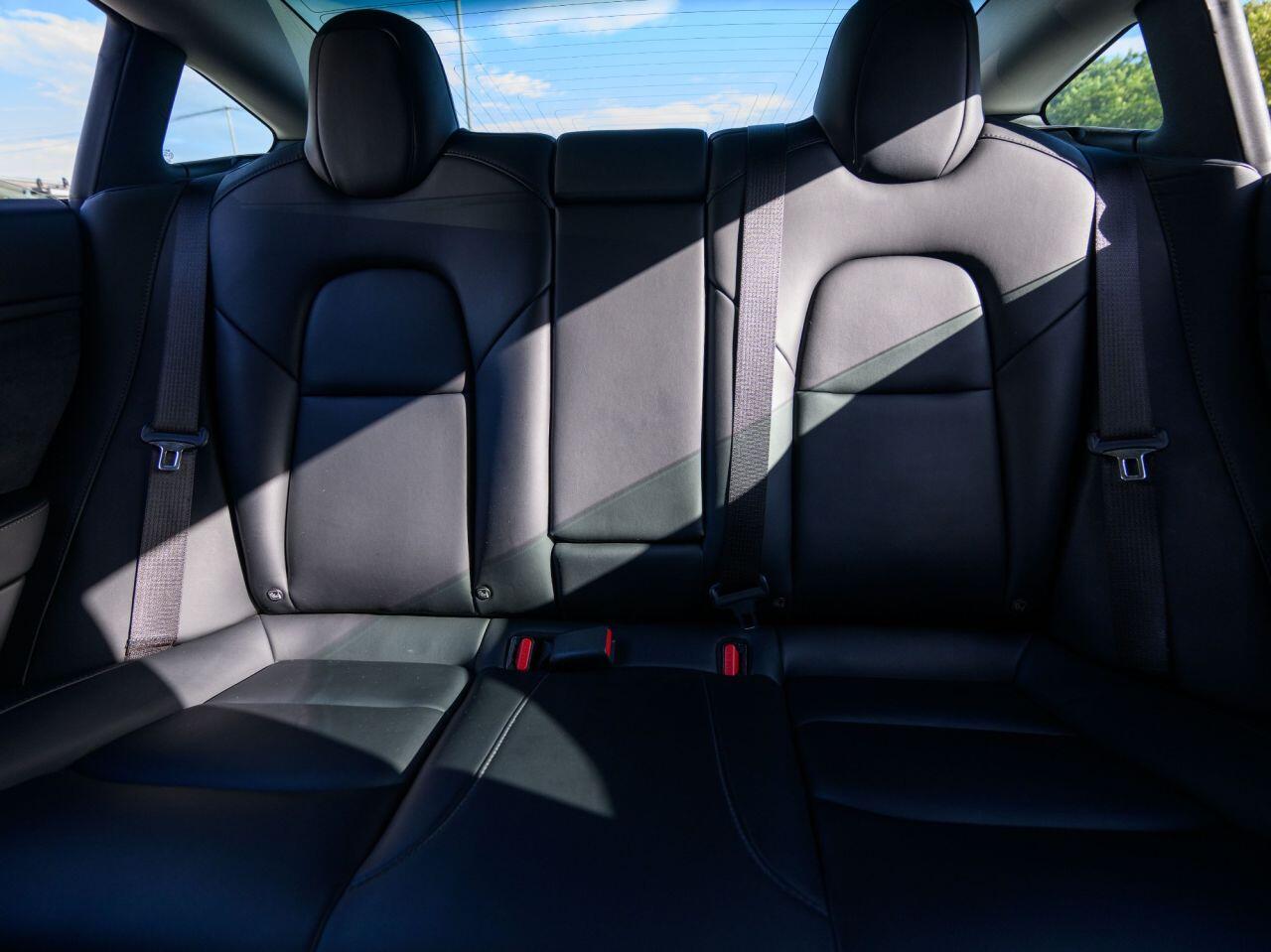 Tesla Model 3 view 18