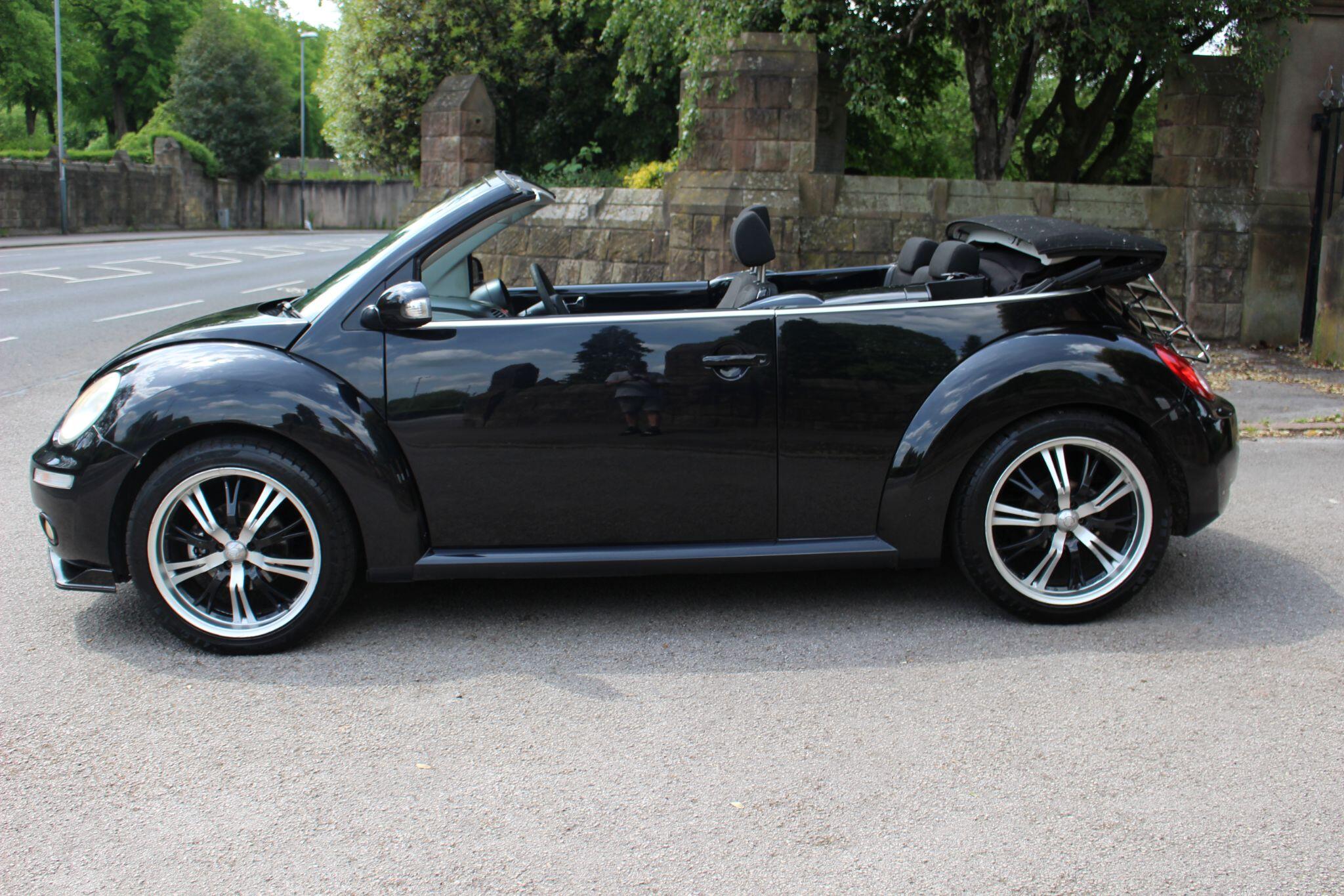 Volkswagen Beetle view 6