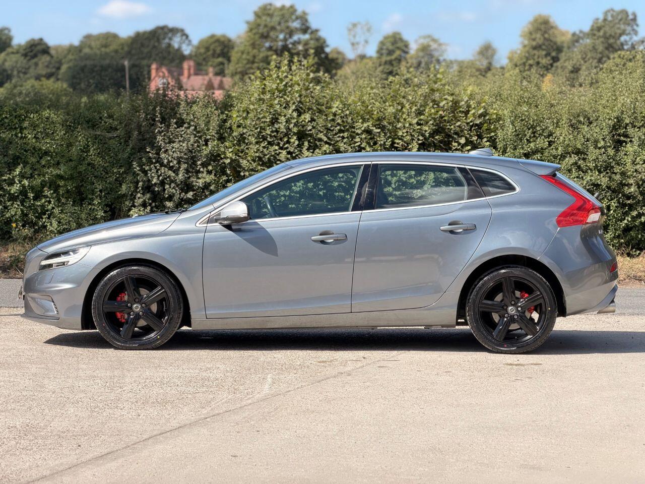 Volvo V40 view 9
