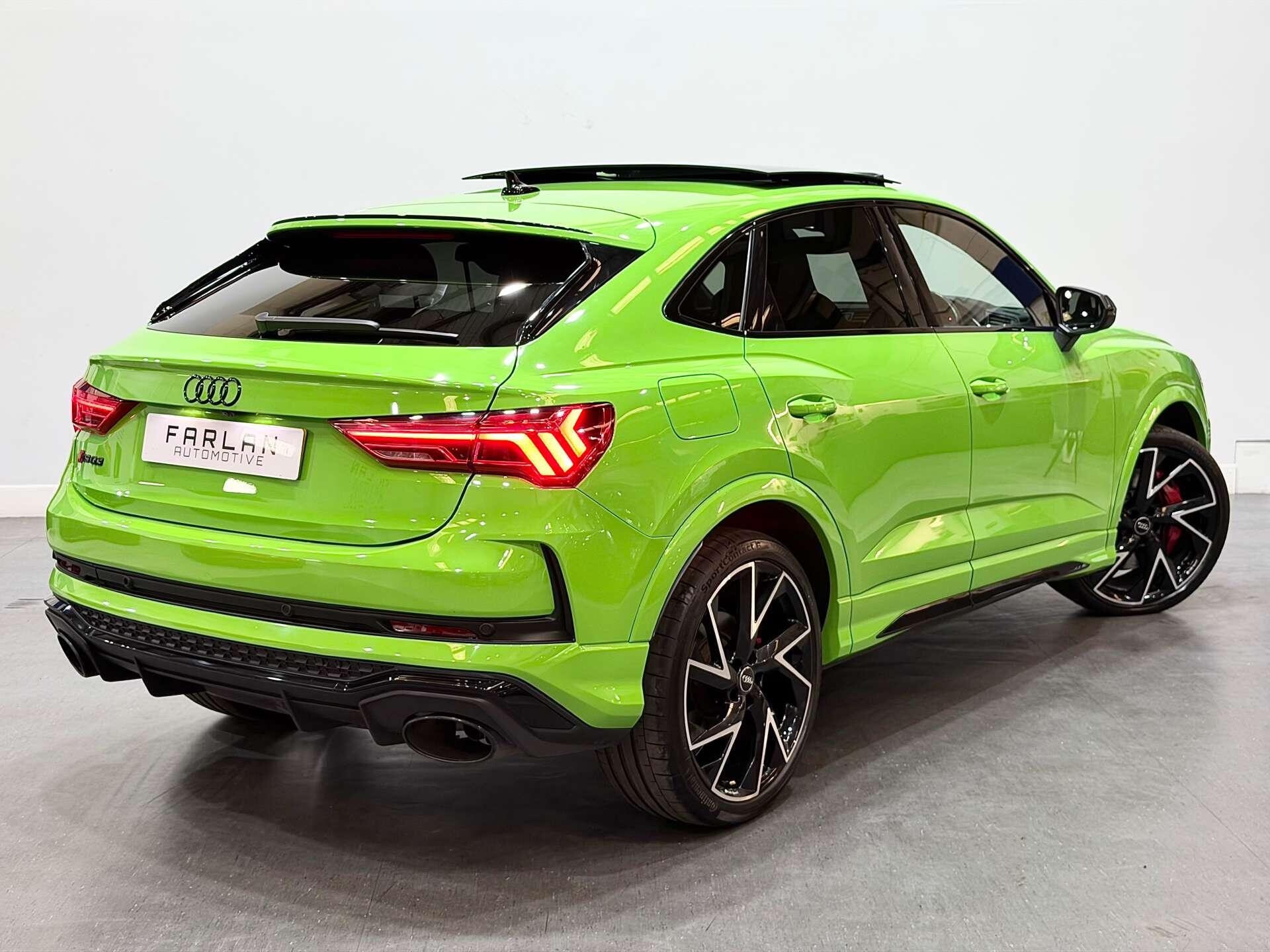 Audi RS Q3 view 24