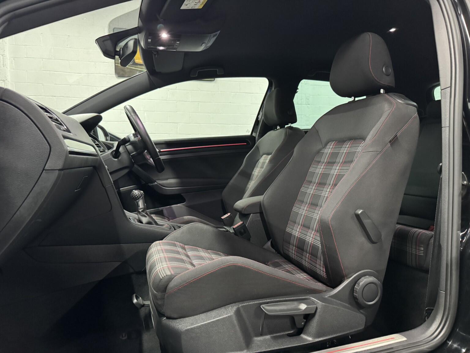 Volkswagen Golf view 3