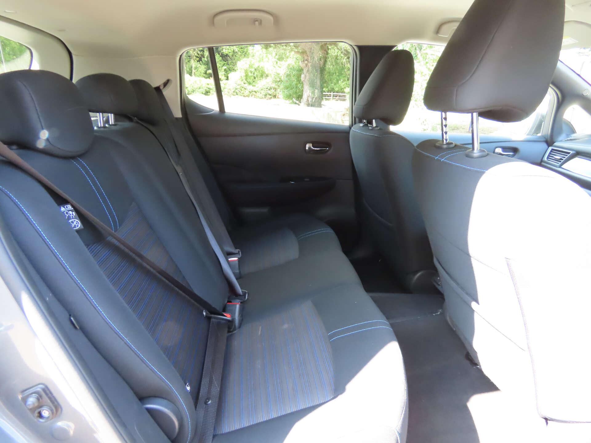 Nissan Leaf view 9