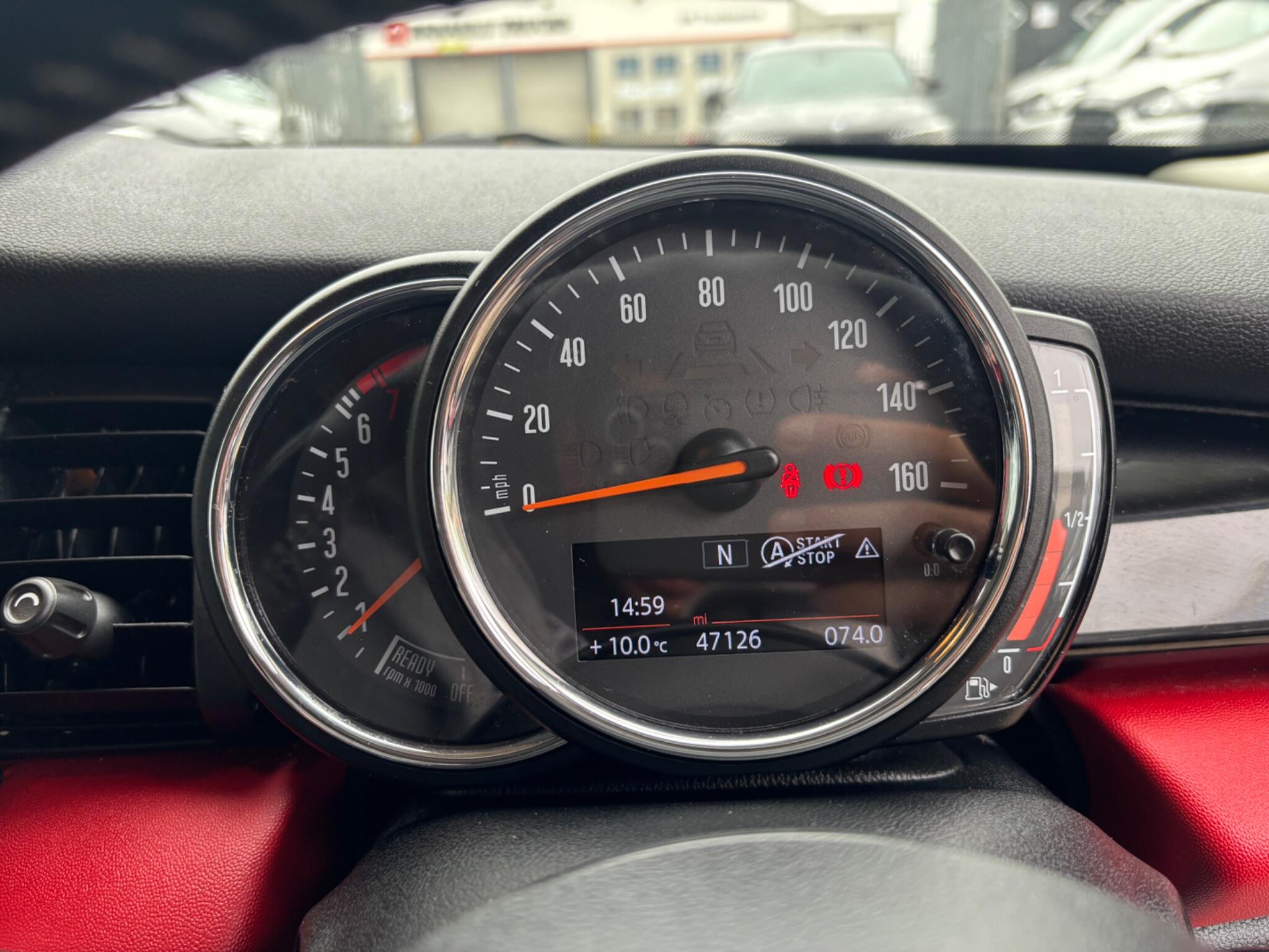 Mini Cooper view 31