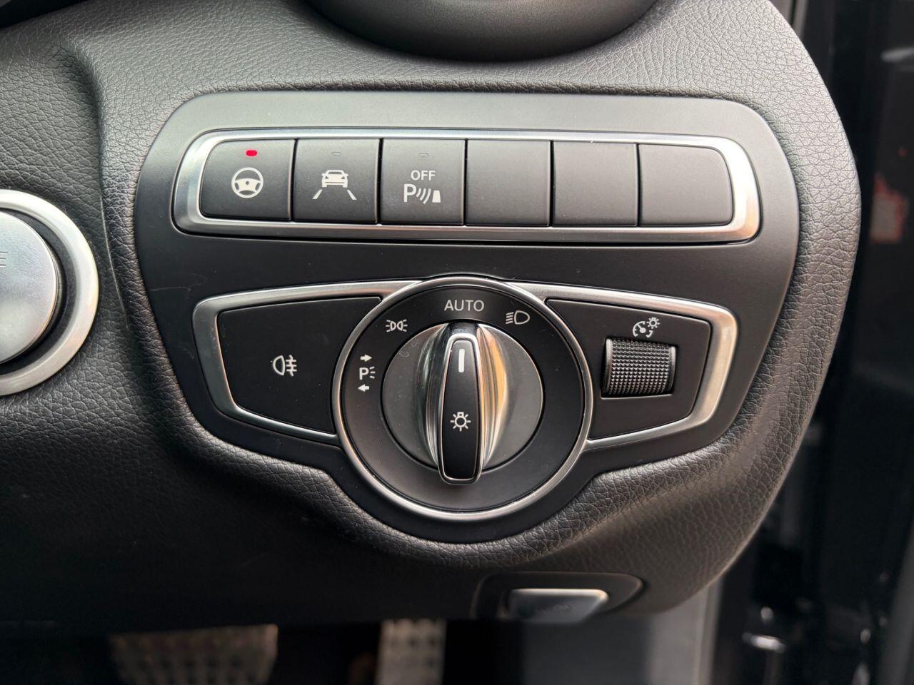 Mercedes-Benz C-Class view 26