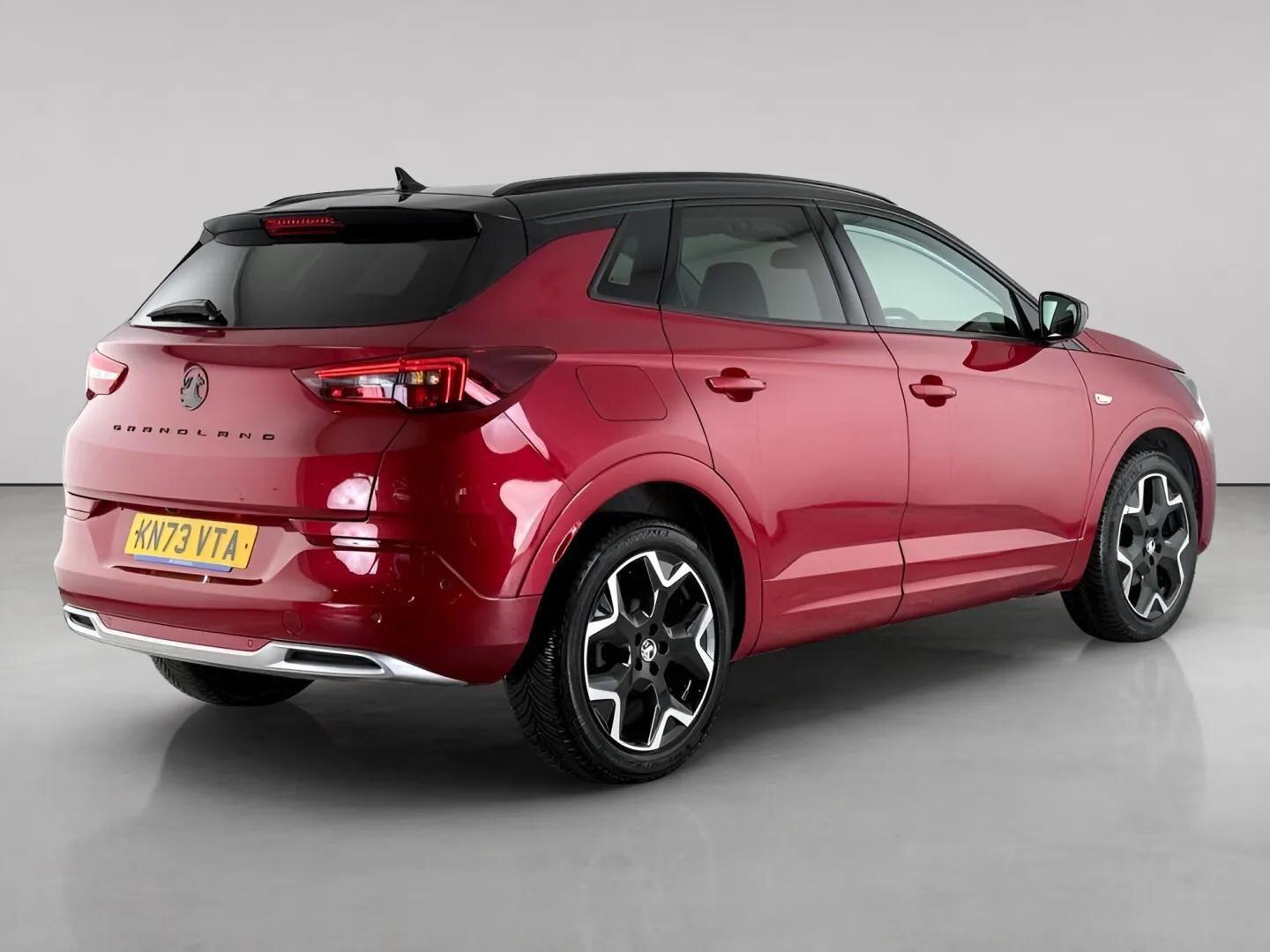 Vauxhall Grandland view 4