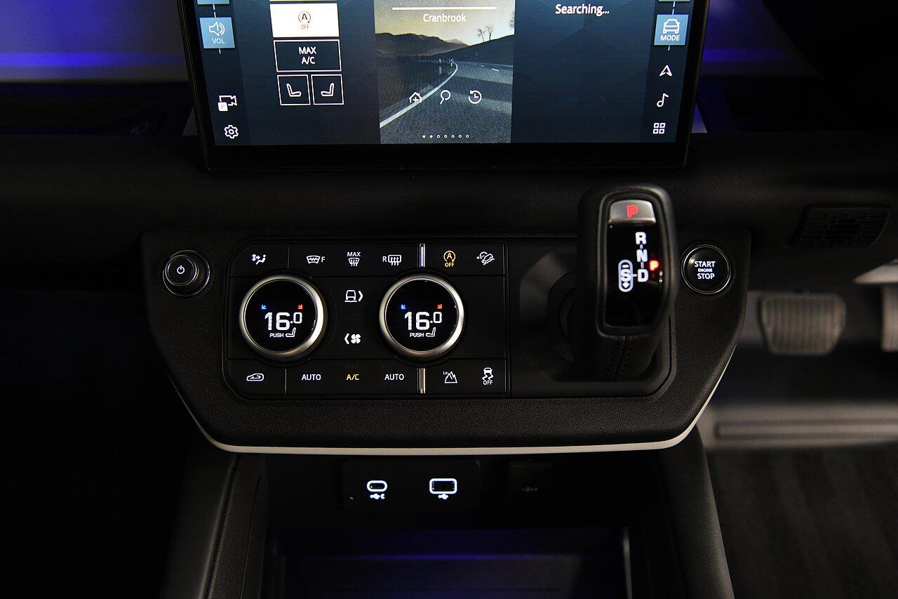 Land Rover Defender view 16
