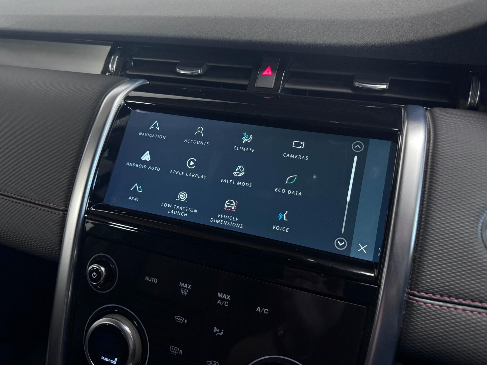 Land Rover Discovery Sport view 38