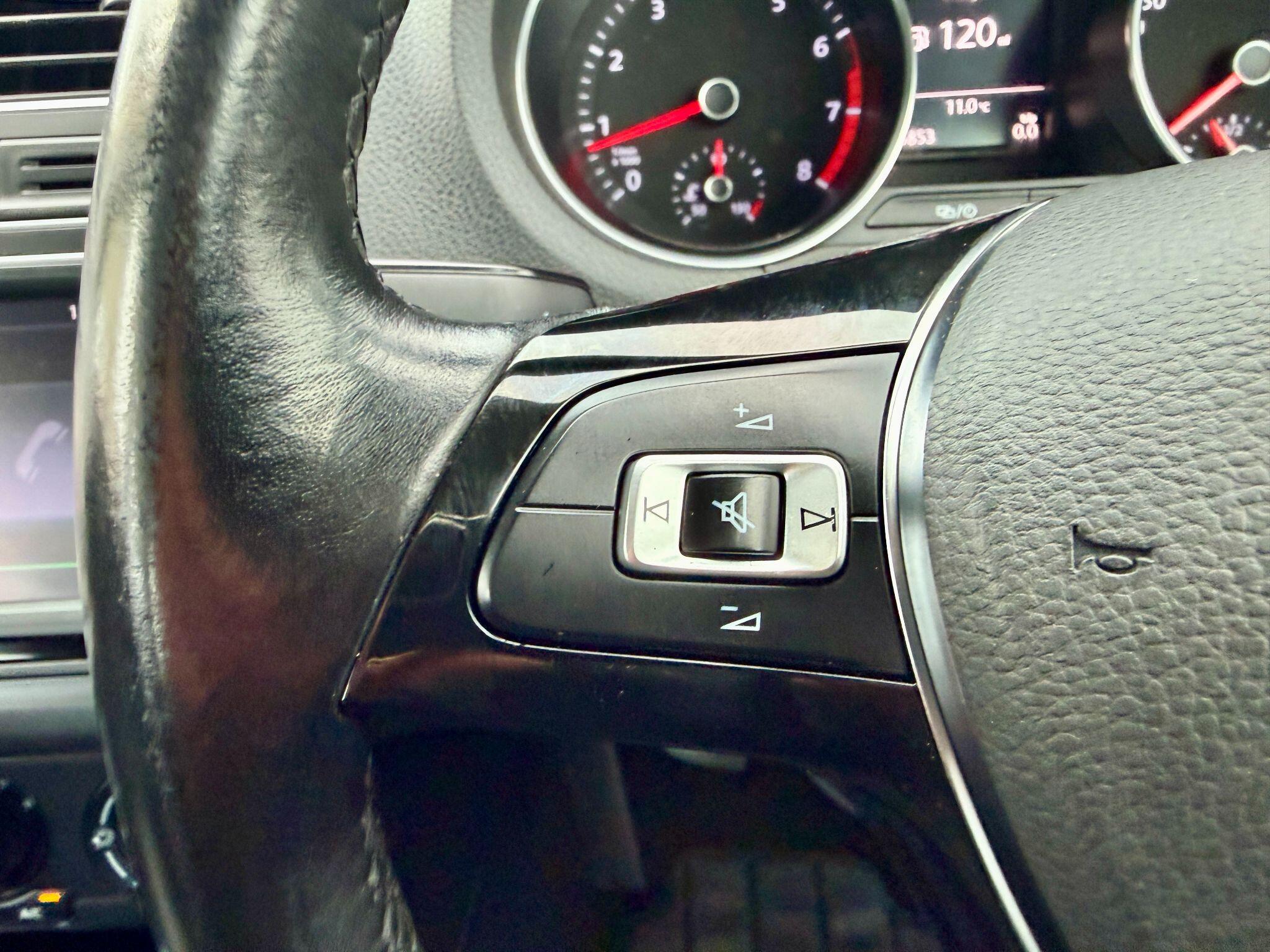 2014 Volkswagen Polo image 28
