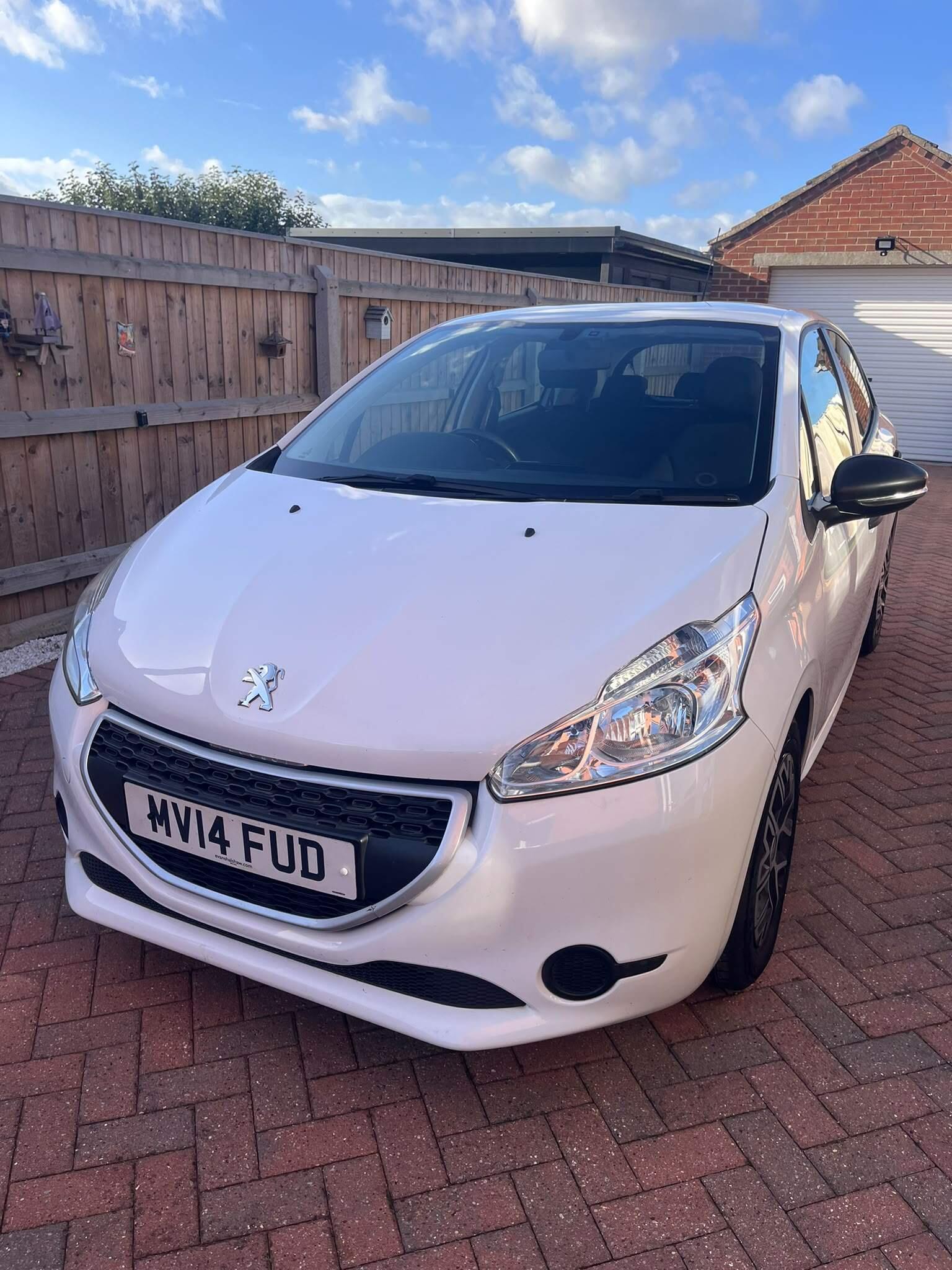 Peugeot 208