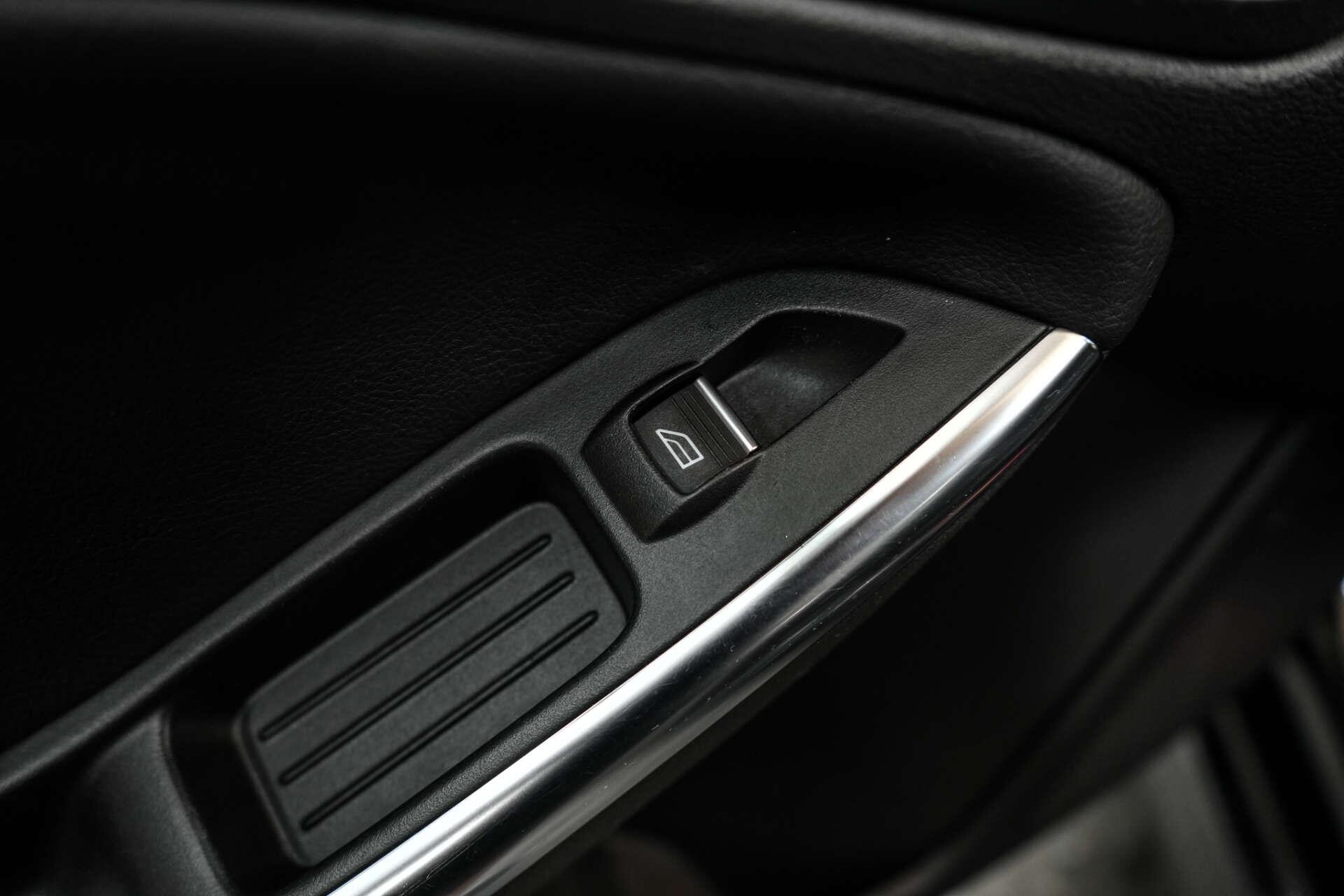 Ford Focus view 19