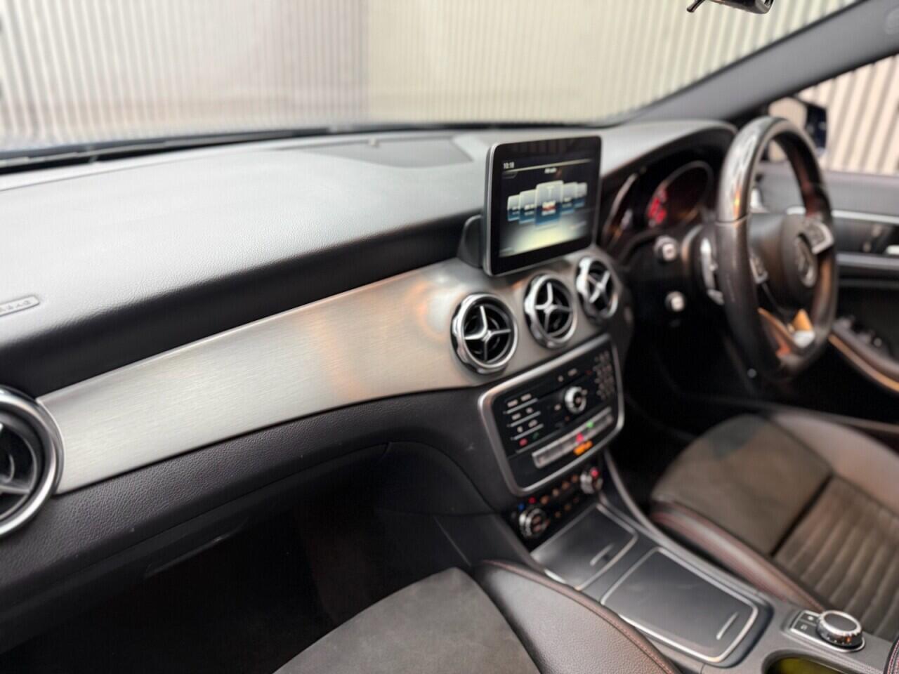 Mercedes-Benz Gla view 5