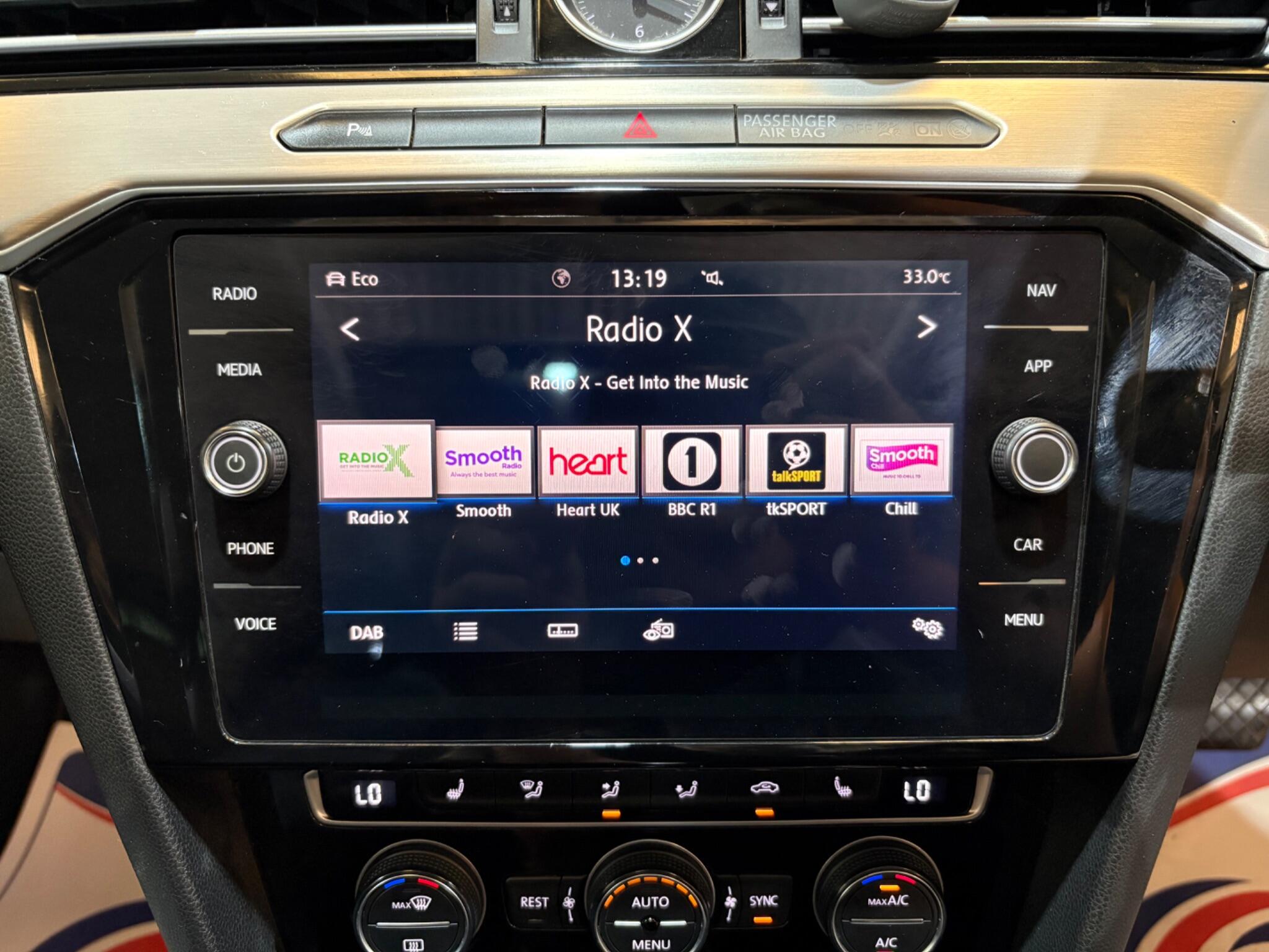 Volkswagen Passat view 45