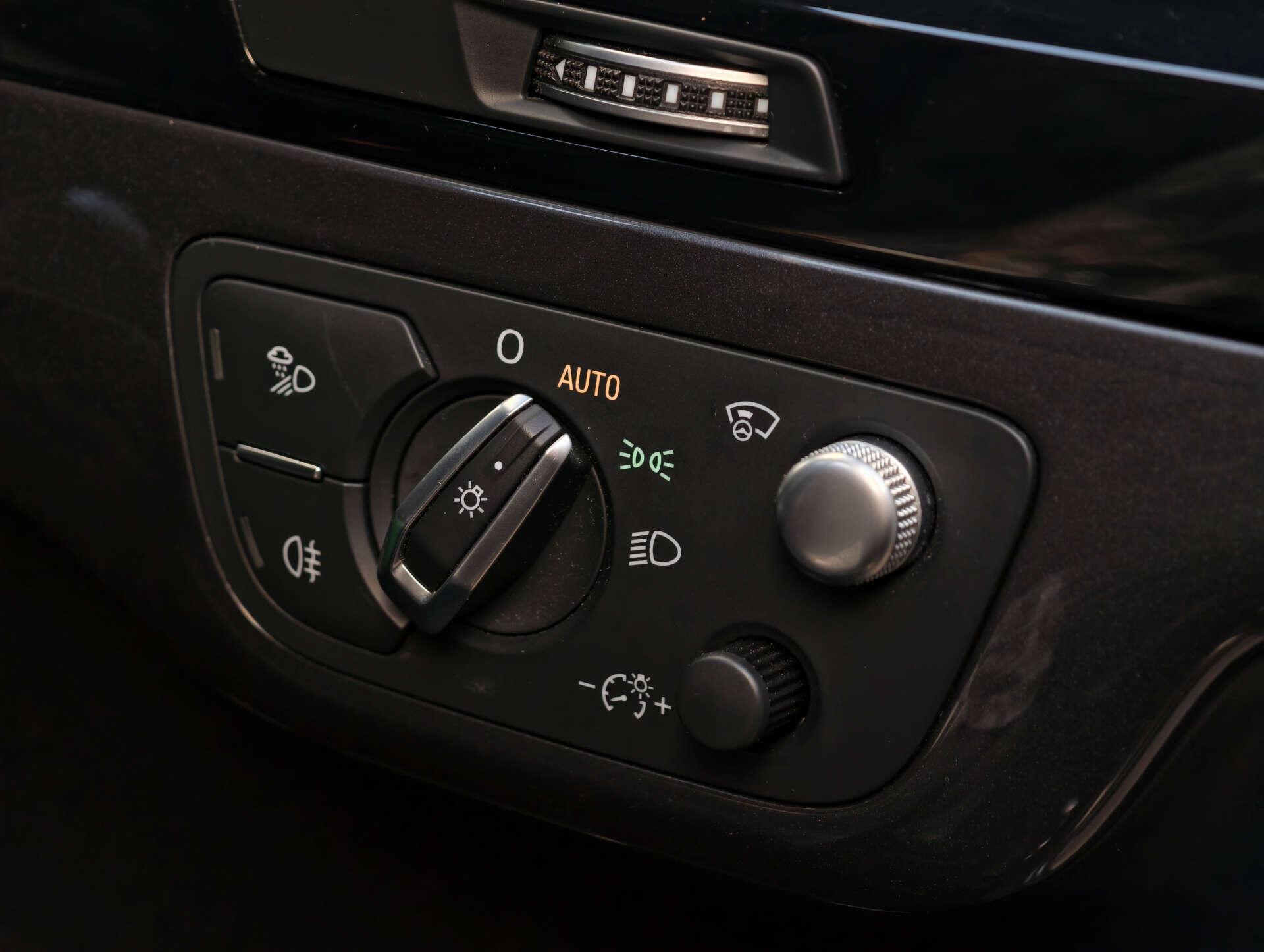 Audi Q7 view 32