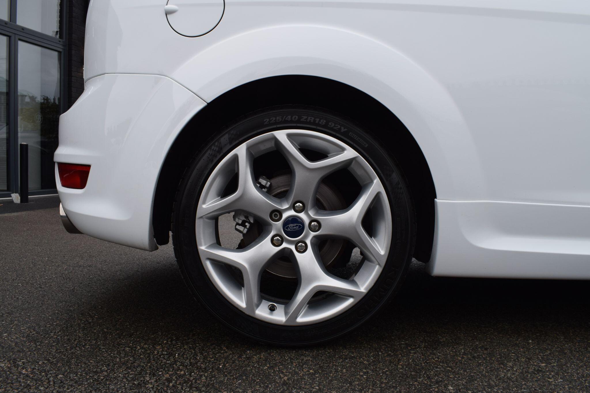 Ford Focus view 28