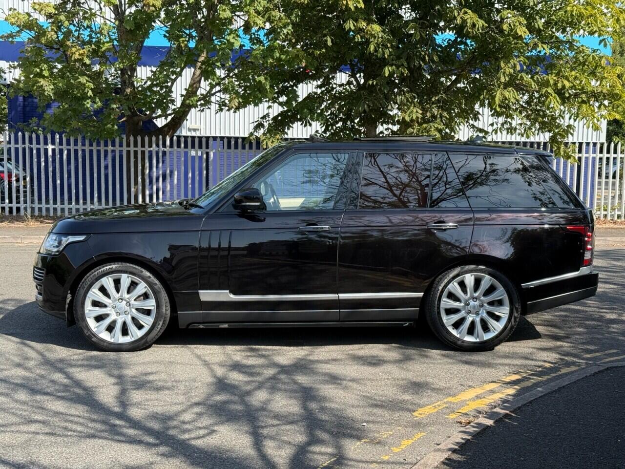 Land Rover Range Rover view 4