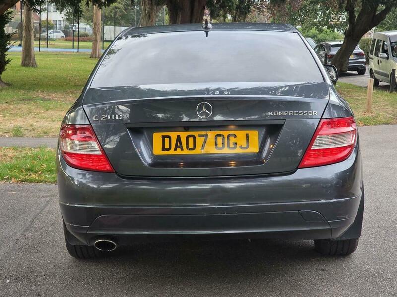 Mercedes-Benz C-Class view 33