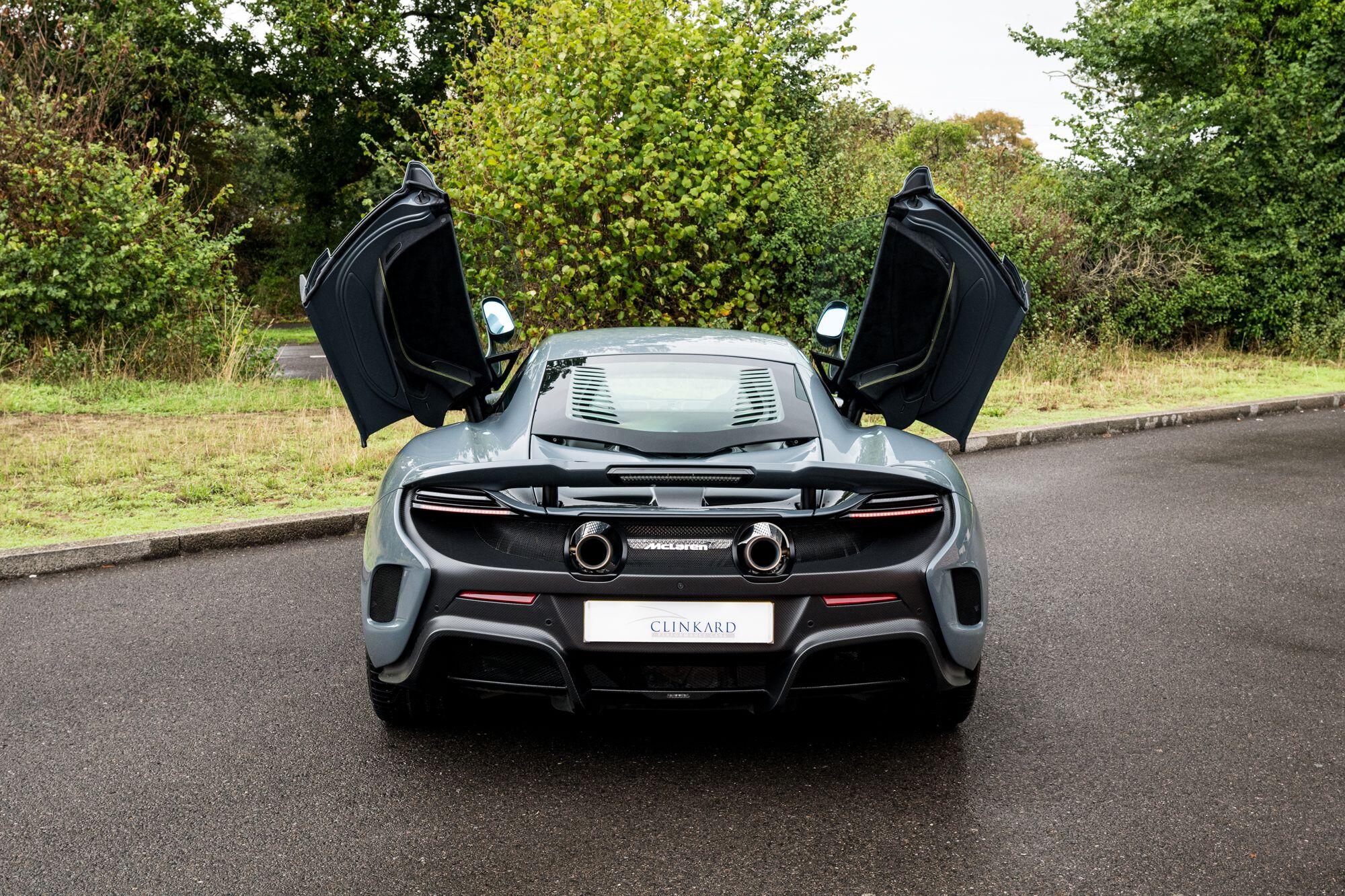 McLaren 675LT view 9