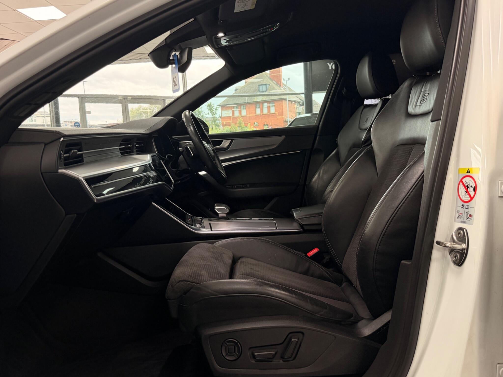 Audi A6 view 34