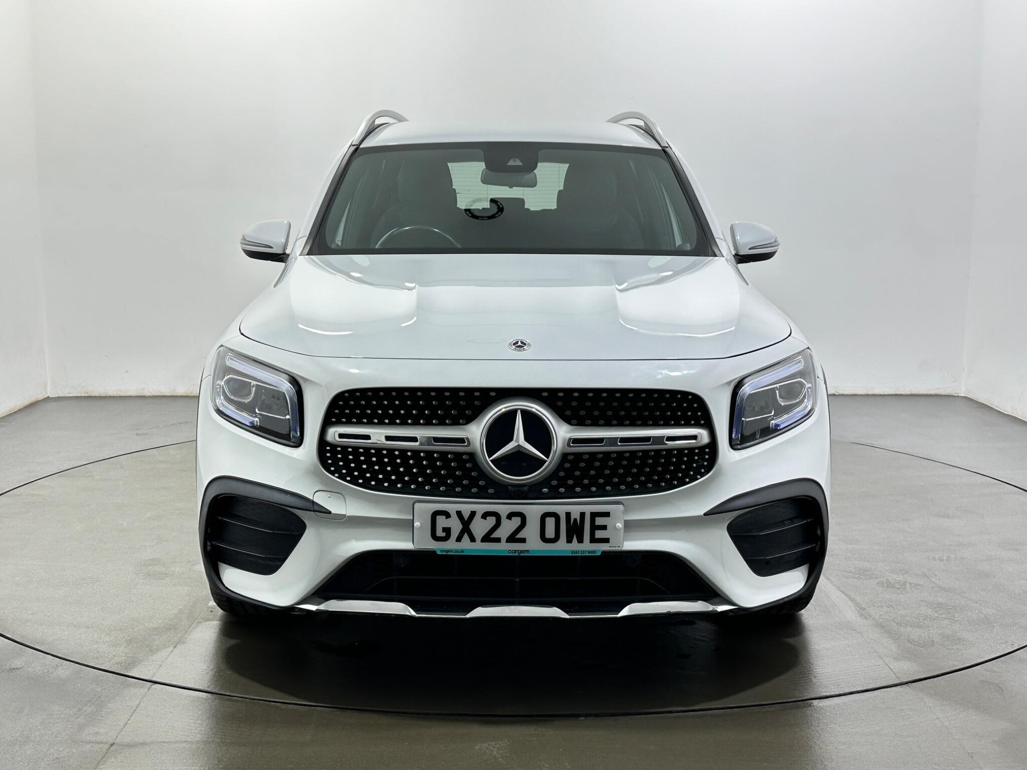 Mercedes-Benz GLB view 3