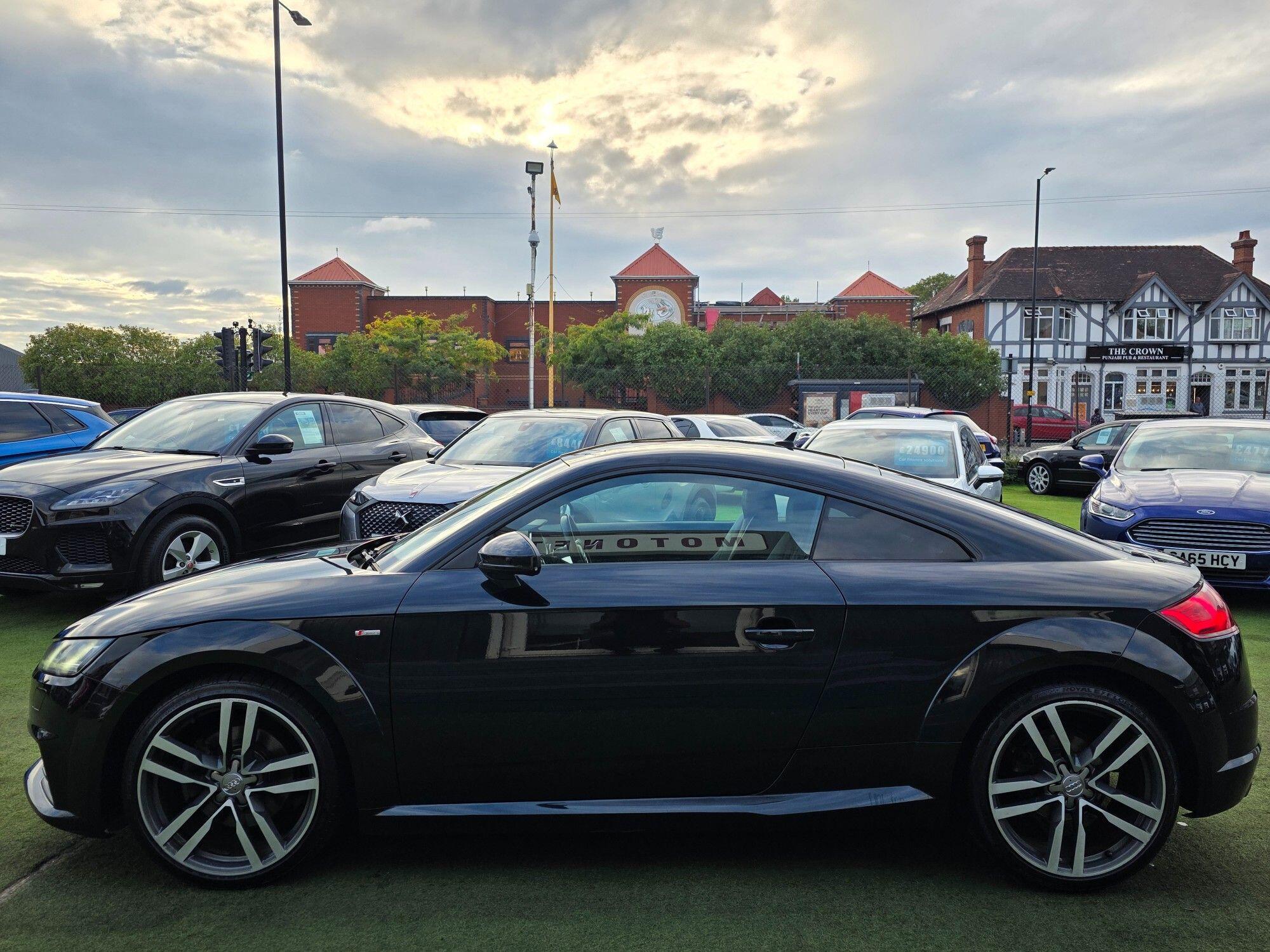 Audi TT view 6