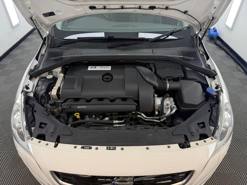 2013 Volvo V60 image 12