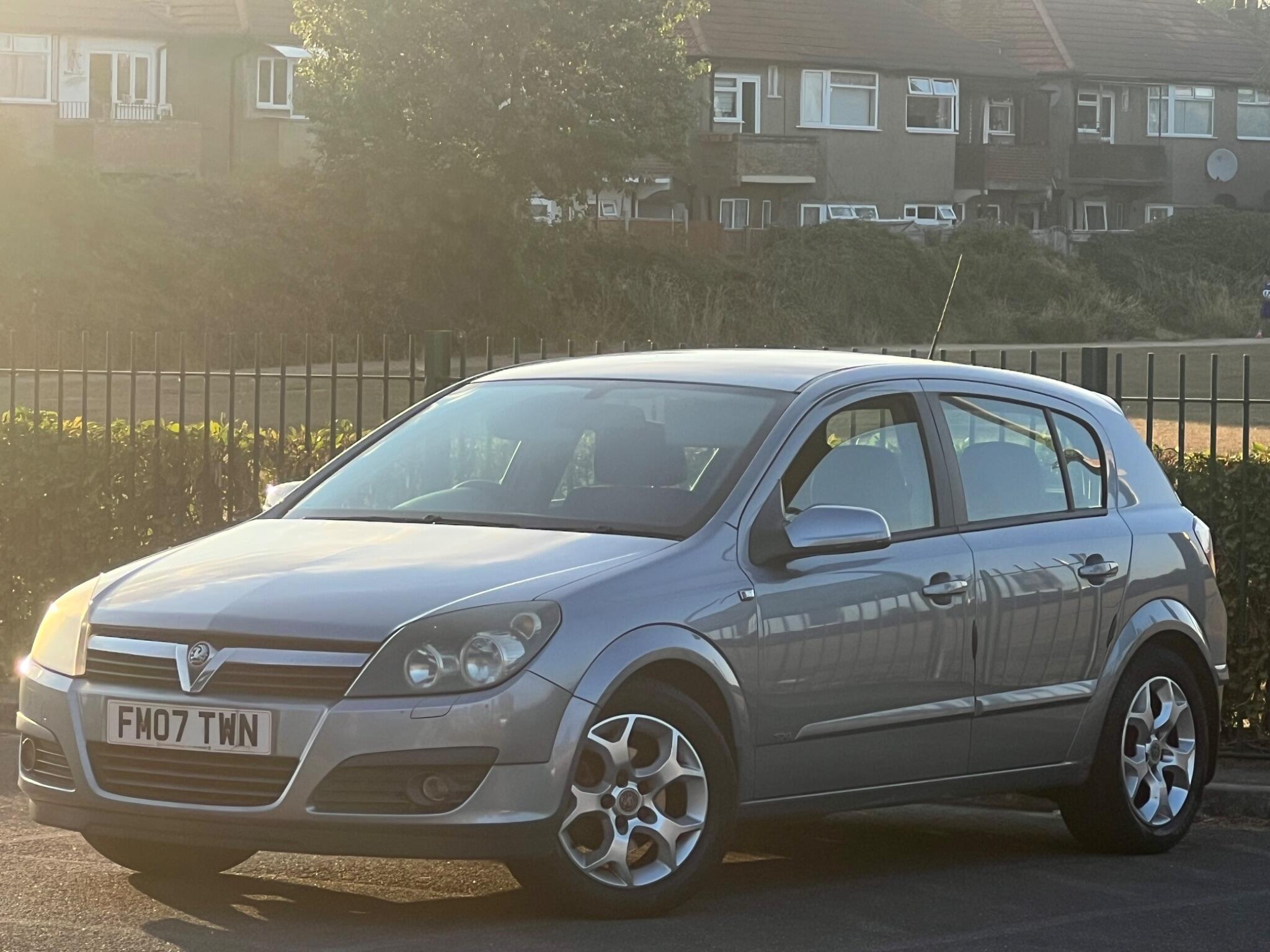 Vauxhall Astra view 4