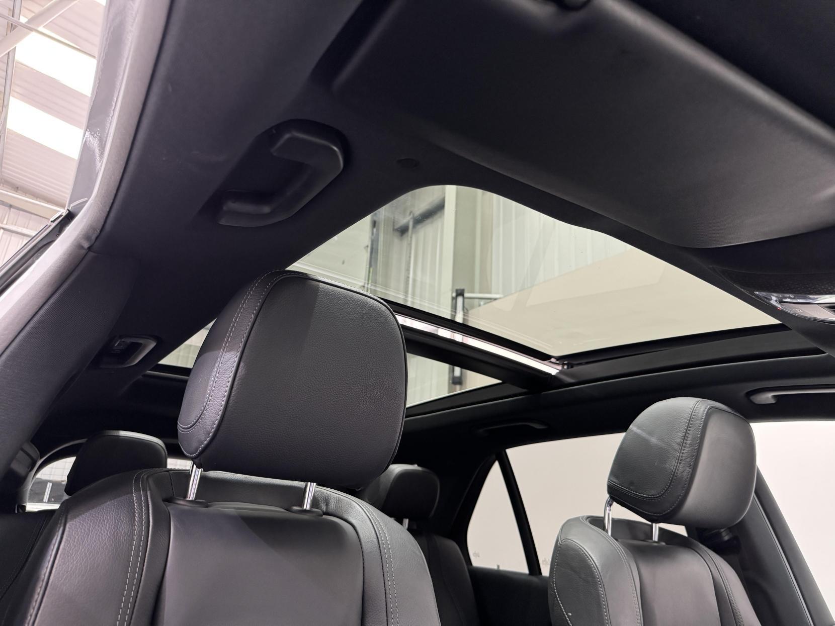 Mercedes-Benz Gle view 26