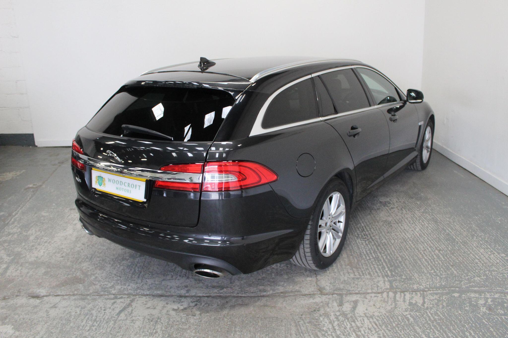 Jaguar XF view 8