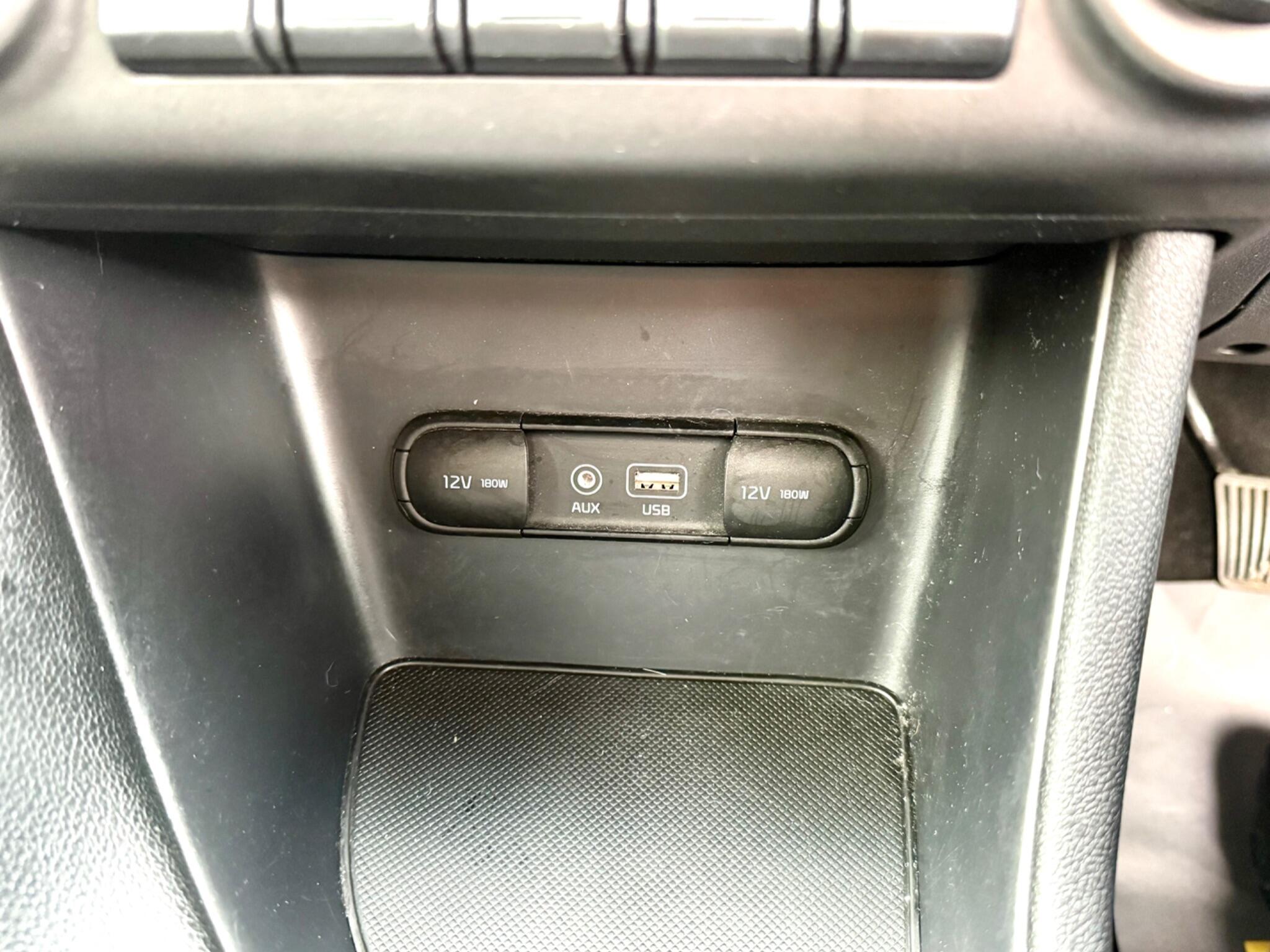 2018 Kia Sportage 1.6 GDi 2 Euro 6 (s/s) 5dr • 119,722 miles image 32