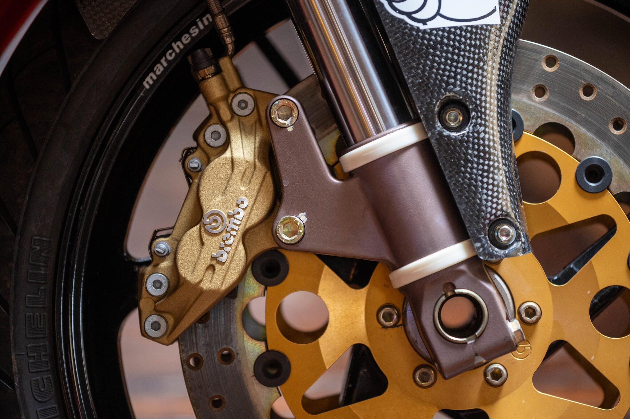 Ducati 916 view 10