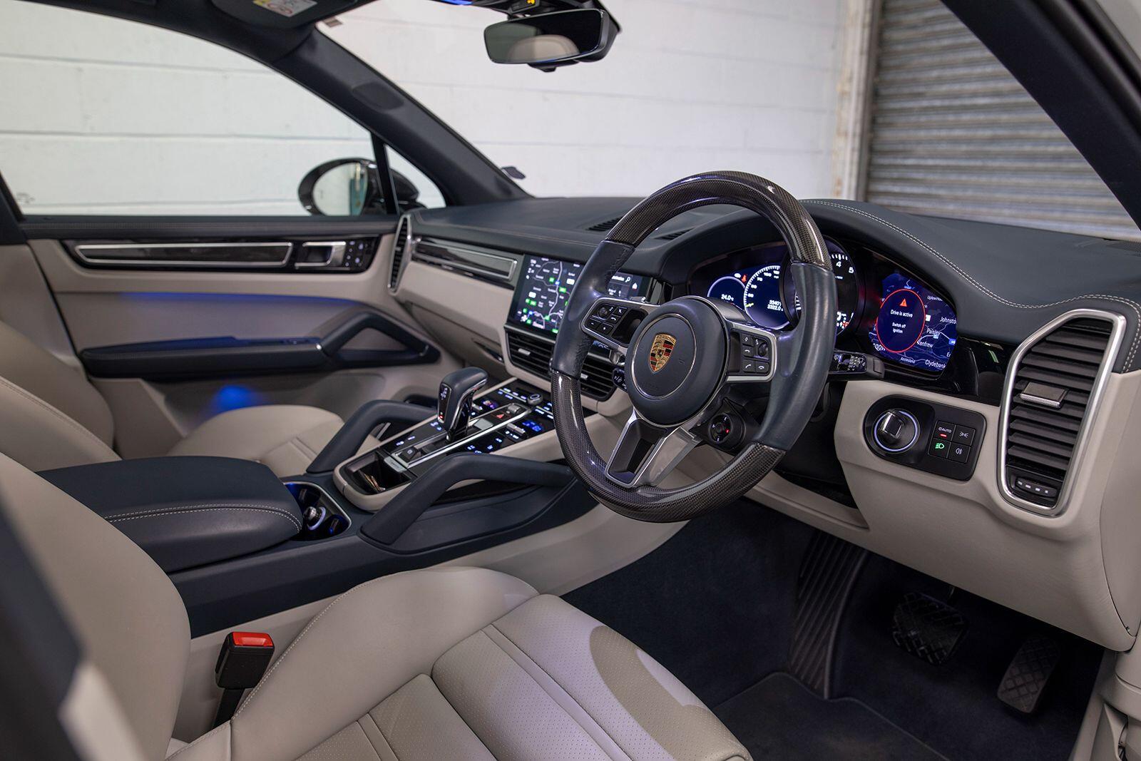 Porsche Cayenne view 12