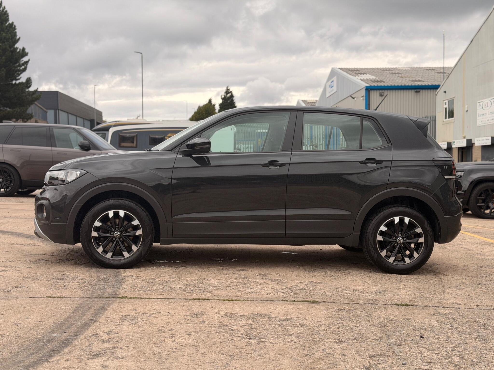 Volkswagen T-Cross view 16